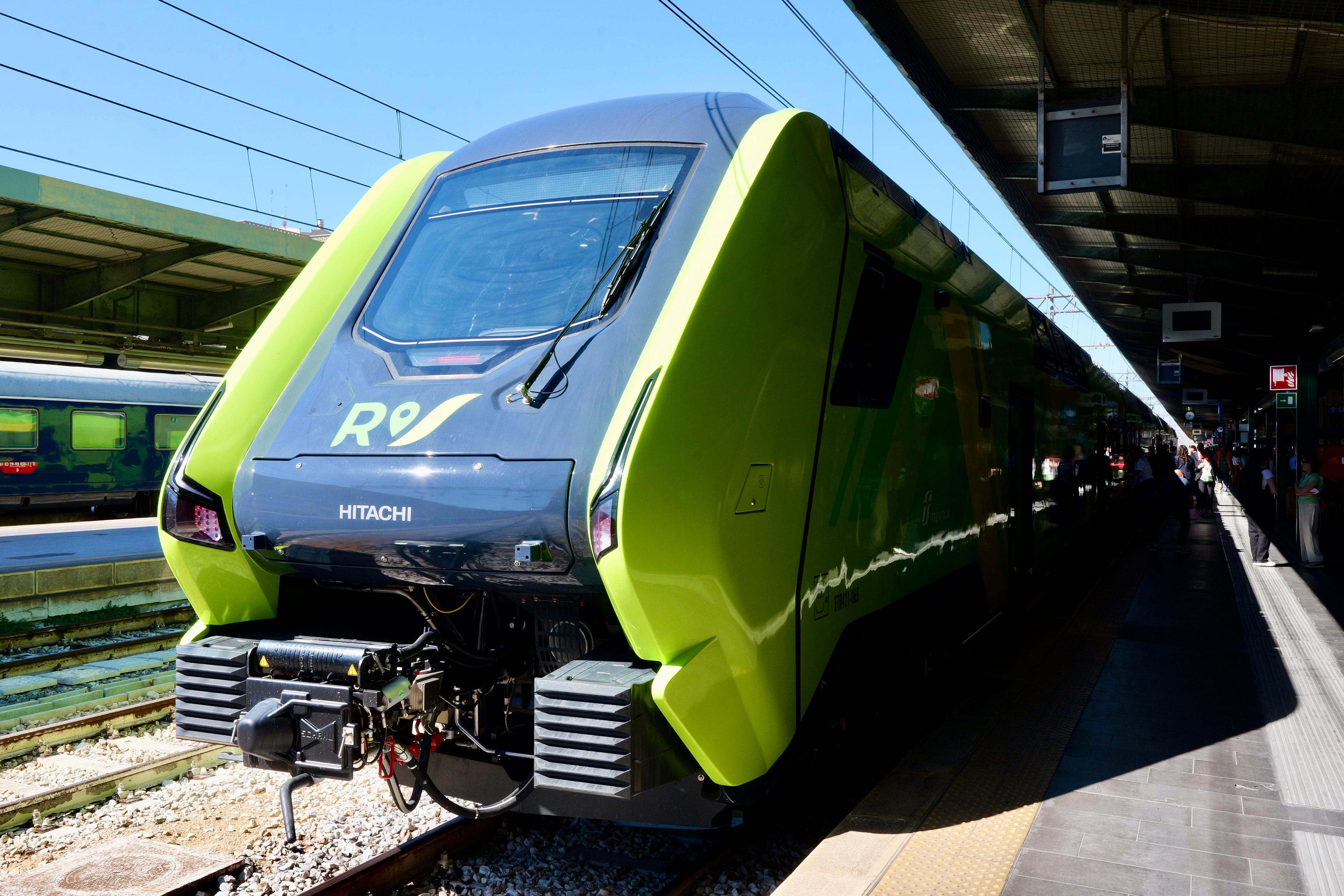 Galleria Trasporti, Ciliento: “La flotta interamente rinnovata del Regionale di Trenitalia dimostra la volontà della Regione di investire in un TPL sicuro, efficiente e sostenibile” - Diapositiva 10 di 13