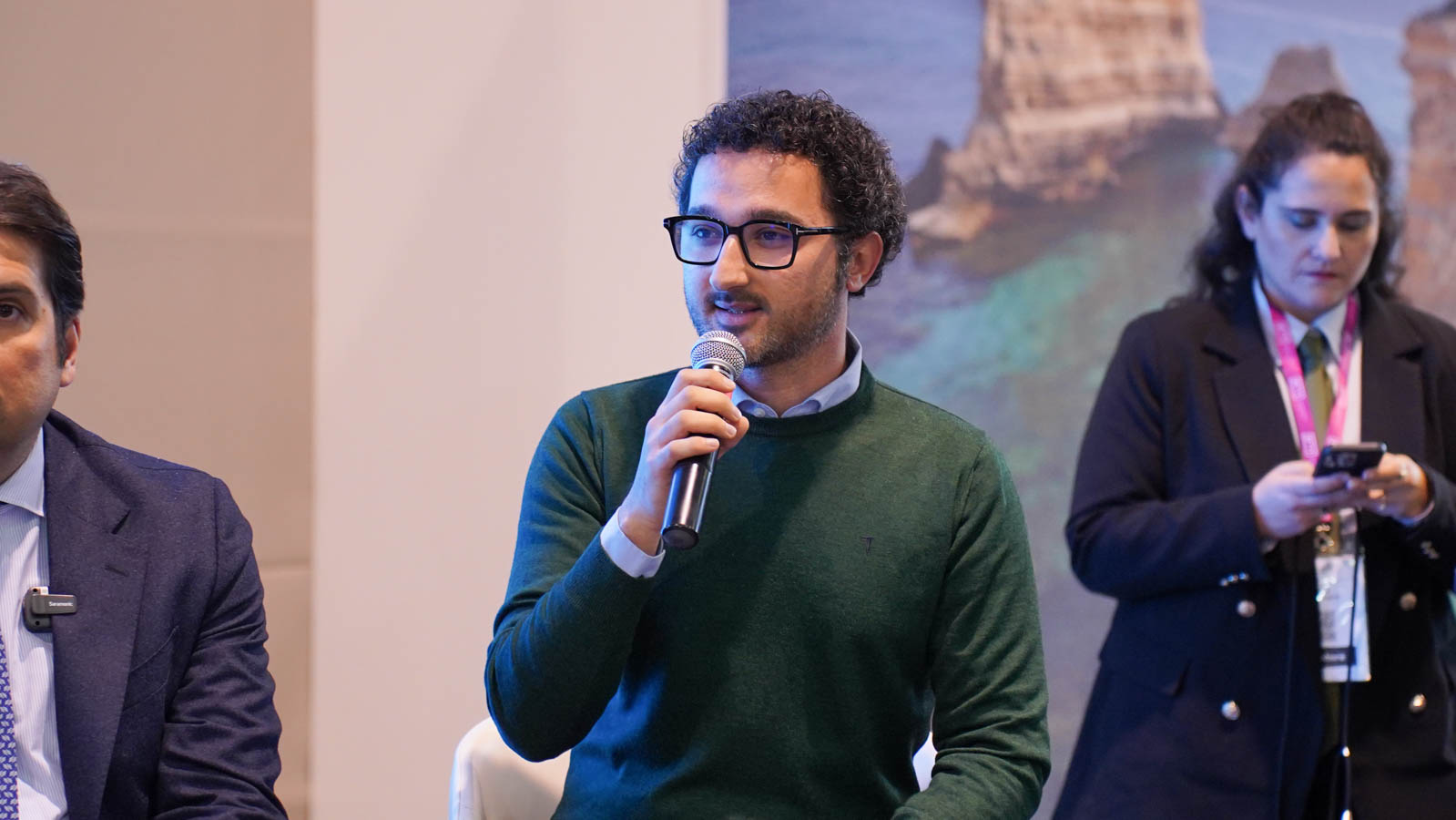 Galleria EMILIANO: “QUESTO DEVE ESSERE L’ANNO ZERO DEI RIFIUTI IN PUGLIA” - Diapositiva 3 di 10
