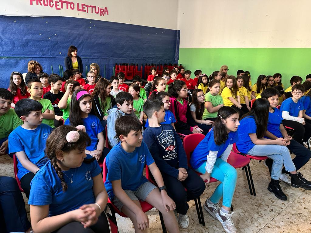 Galleria La Protezione Civile entra nelle scuole: incontro con alunni e docenti dell’istituto comprensivo “Armando Diaz” di Laterza - Diapositiva 4 di 7