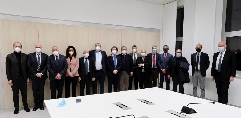 Galleria Firmati i contratti dei nuovi DG della sanità pugliese - Diapositiva 4 di 4