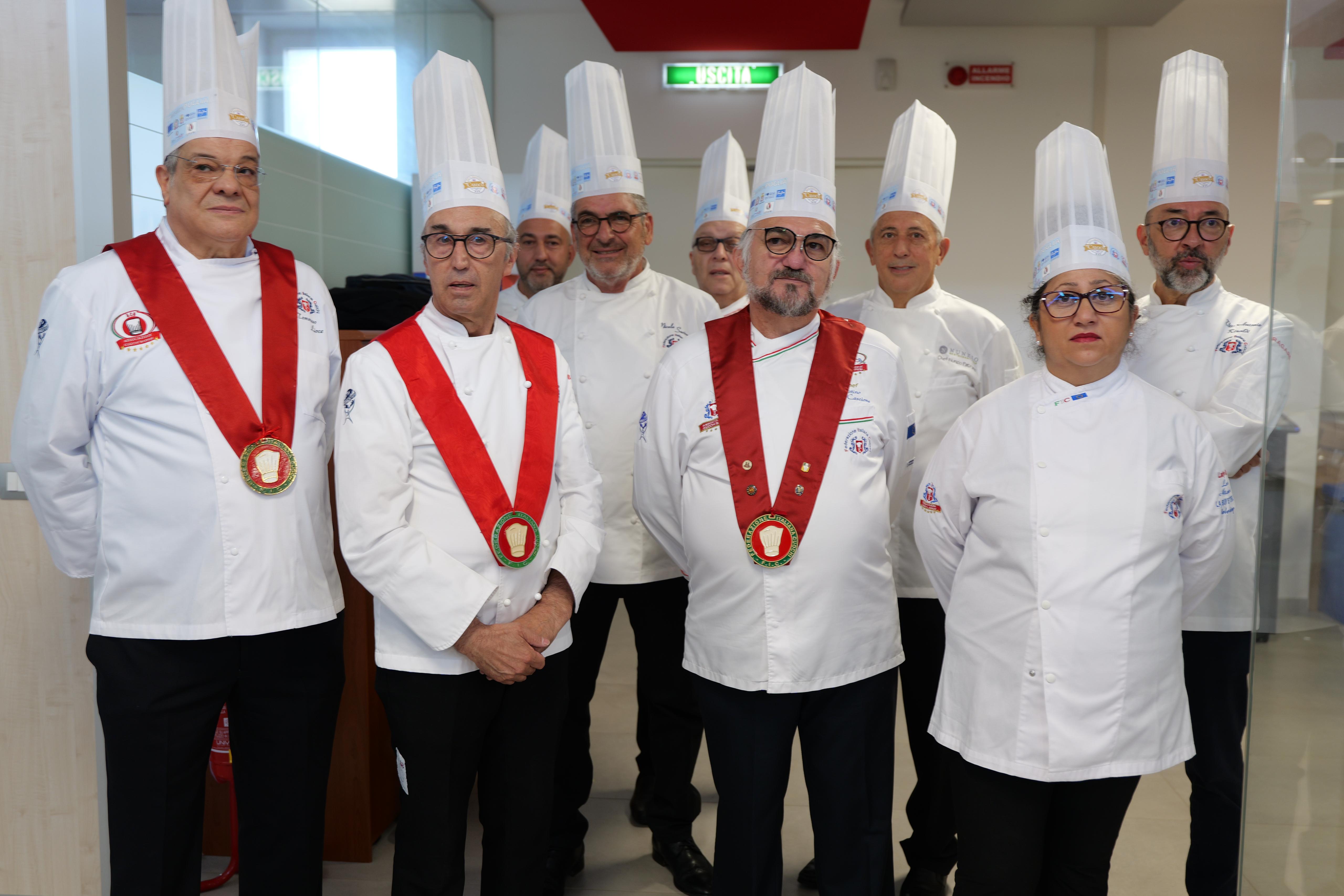 Galleria A BARI LA “FESTA NAZIONALE DEL CUOCO” UNISCE LA FILIERA DEL TURISMO - Diapositiva 16 di 16