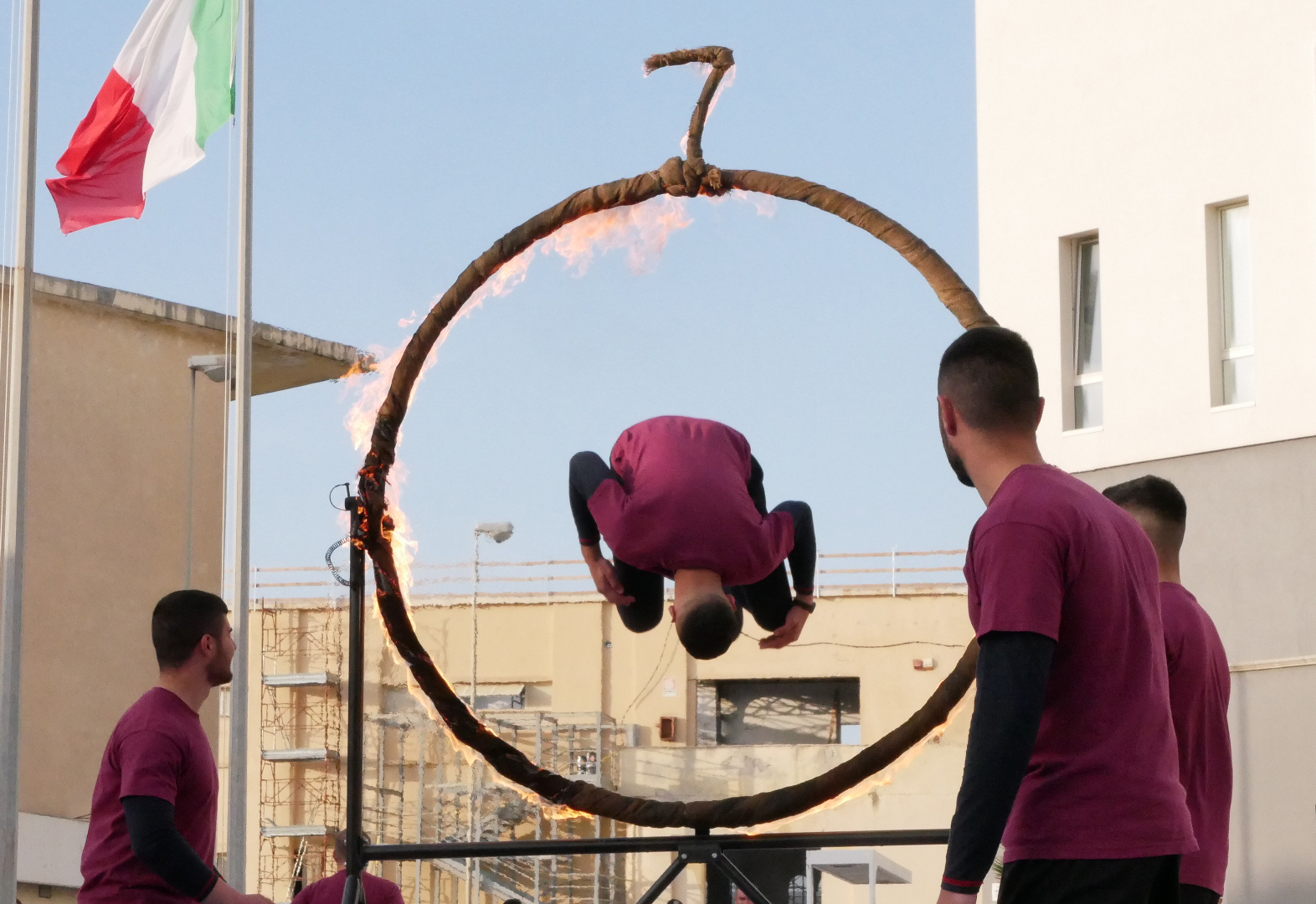 Galleria Fdl 22: Emiliano visita stand Esercito in Fiera - Diapositiva 6 di 9