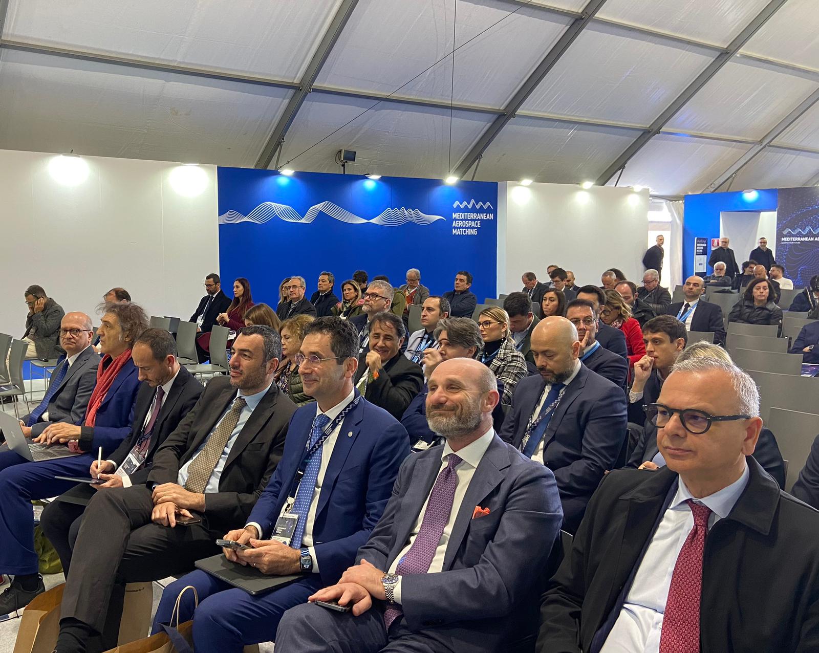 Galleria Spazioporto di Taranto-Grottaglie, svelato il nuovo volto al Mam 2024. Emiliano, Delli Noci e Vasile: “Promessa mantenuta” - Diapositiva 7 di 7