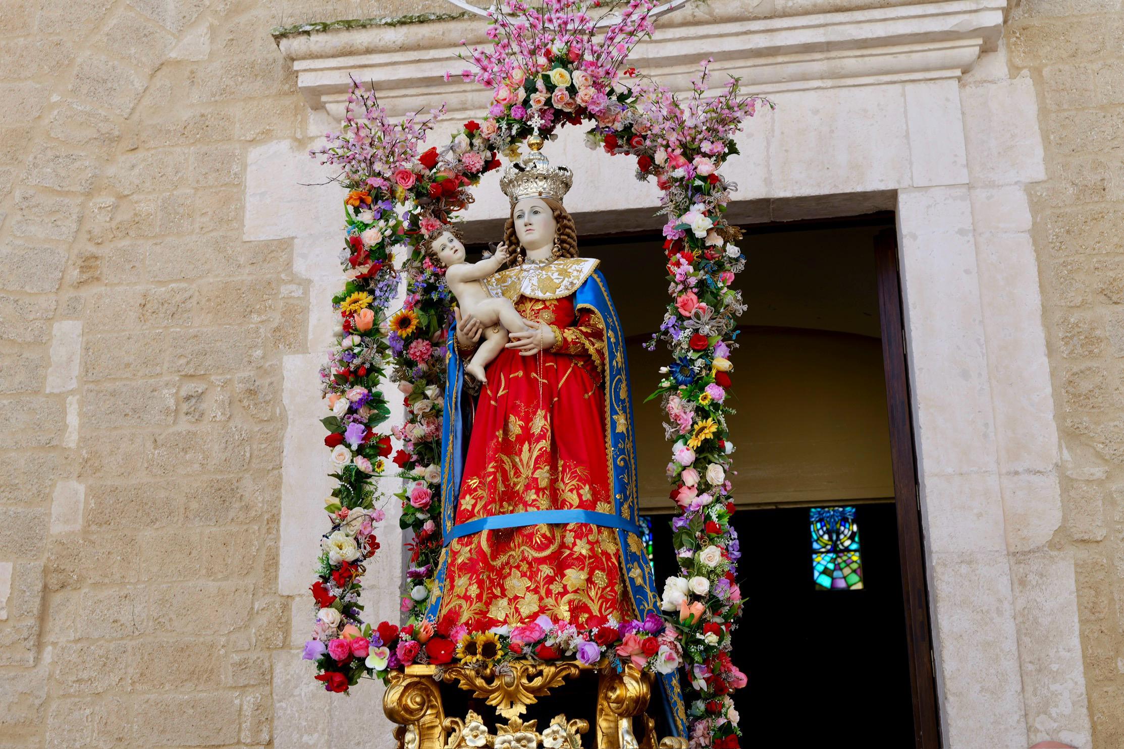 Galleria Cultura e Tradizione: Emiliano a celebrazione della 'Nzegna di Carovigno - Diapositiva 11 di 12