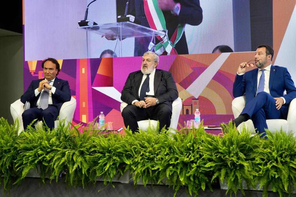 Galleria FdL 2023. 86^ edizione della Fiera del Levante. Discorso del presidente della Regione Puglia Michele Emiliano - Diapositiva 6 di 8