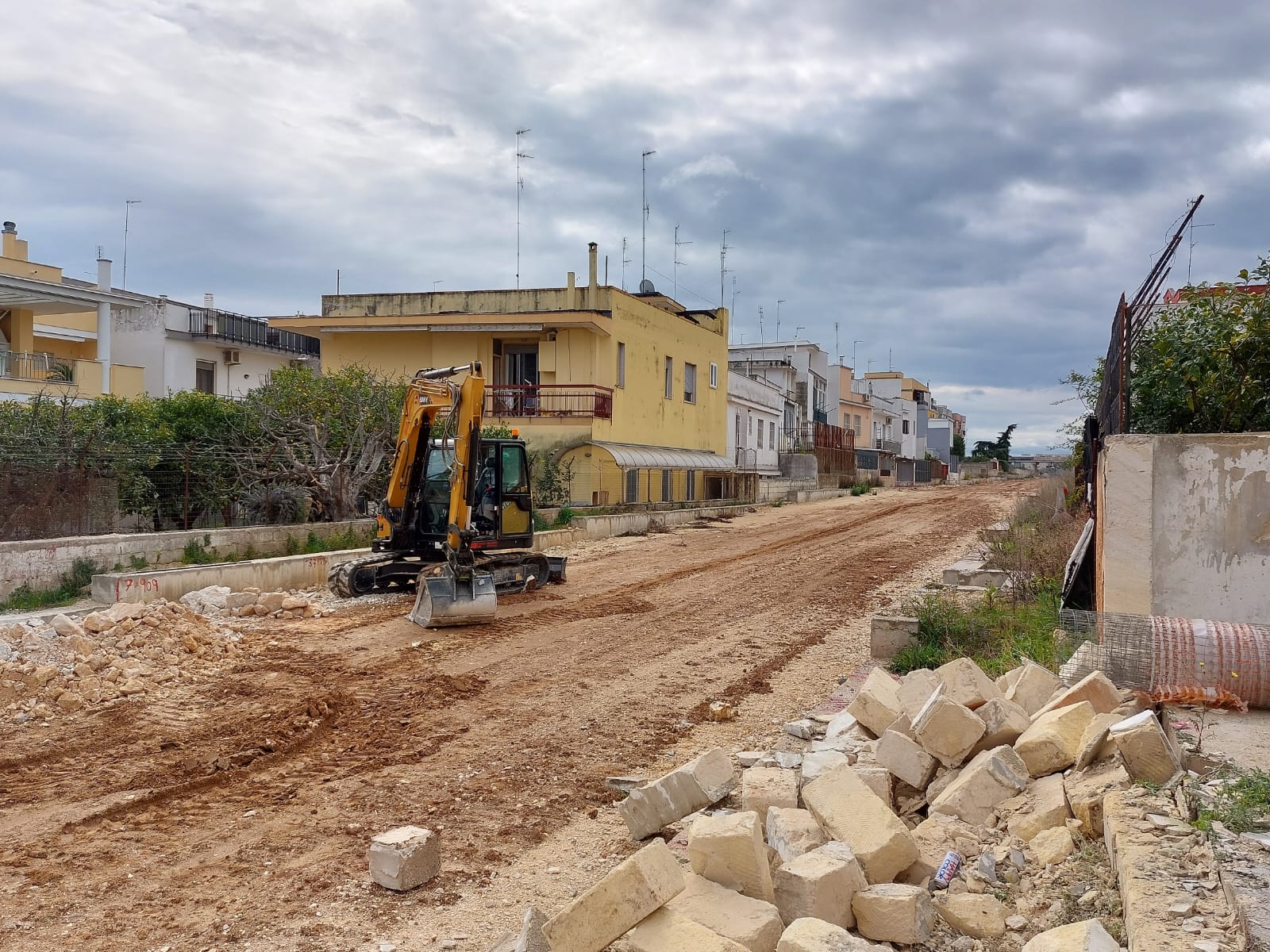 Galleria Maurodinoia, sopralluogo con FSE e sindaco di Triggiano sul cantiere dell’interramento dei binari ferroviari - Diapositiva 6 di 11