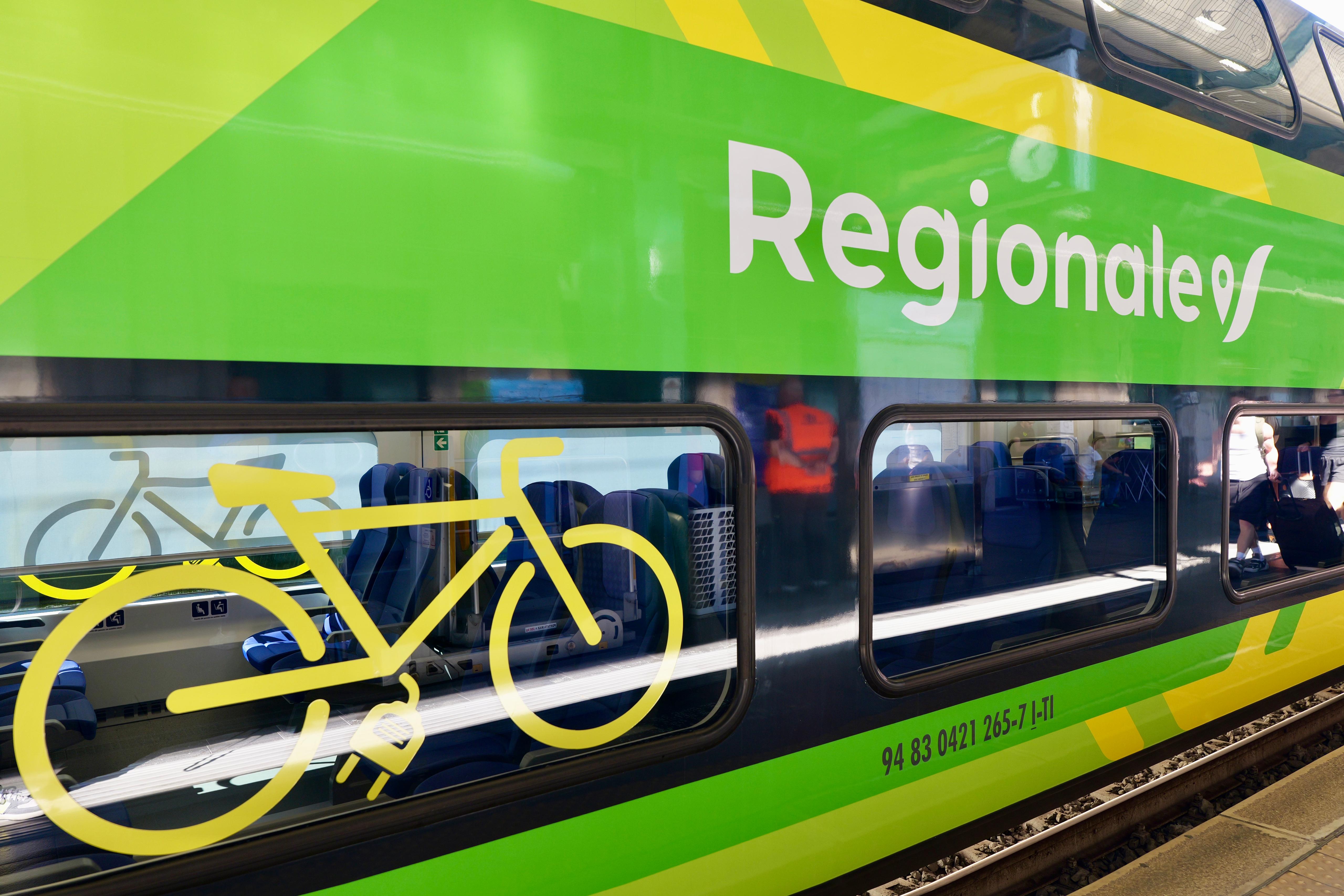 Galleria Trasporti, Ciliento: “La flotta interamente rinnovata del Regionale di Trenitalia dimostra la volontà della Regione di investire in un TPL sicuro, efficiente e sostenibile” - Diapositiva 8 di 13