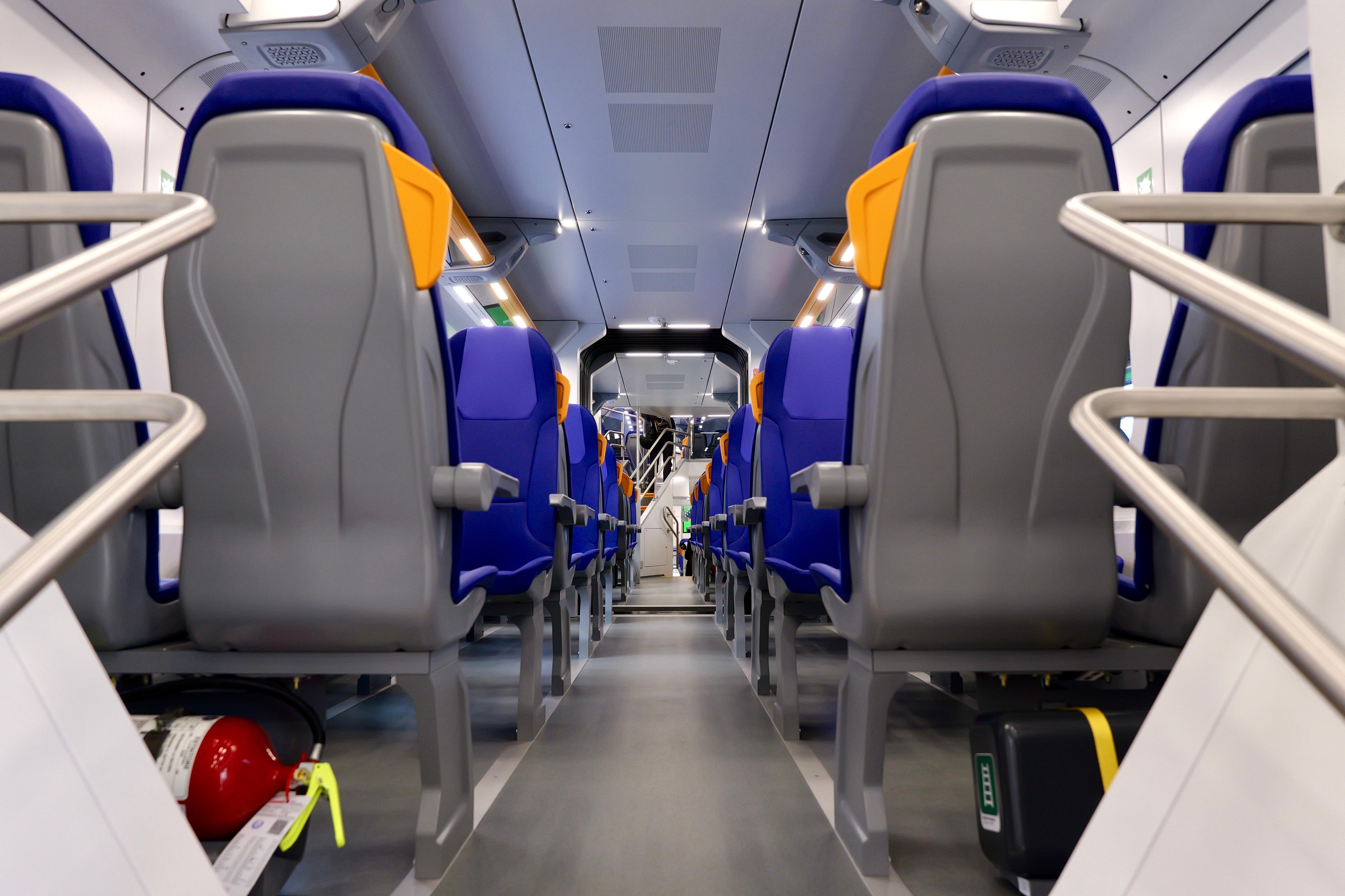 Galleria Trasporti, presentati i due nuovi treni elettrici a due piani del Regionale di Trenitalia - Diapositiva 22 di 24