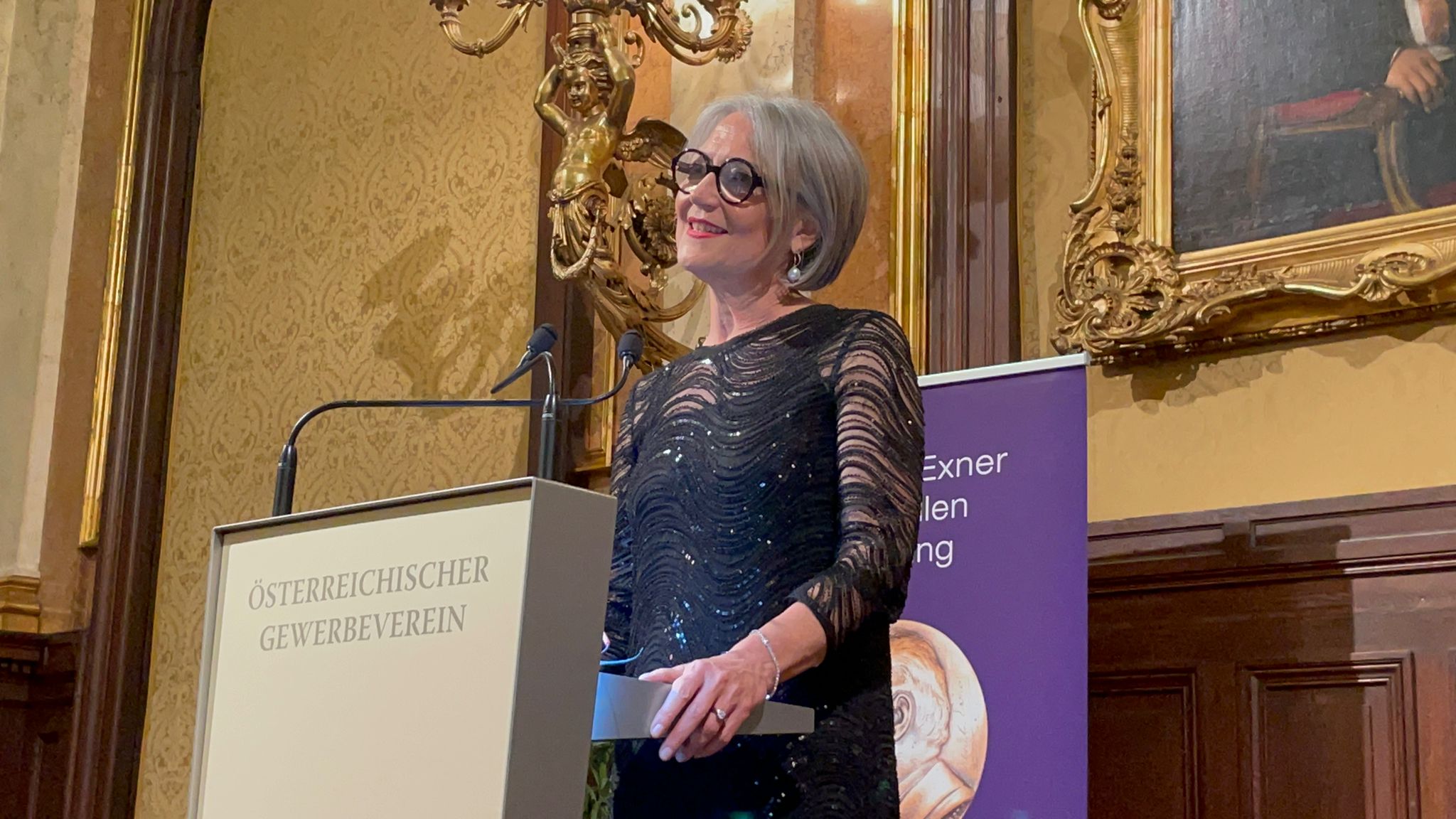 Galleria Premiata a Vienna la professoressa Luisa Torsi: la cerimonia con la ministra dell’Ambiente d’Austria, il presidente della Regione Puglia e l’ambasciatore italiano - Diapositiva 3 di 5