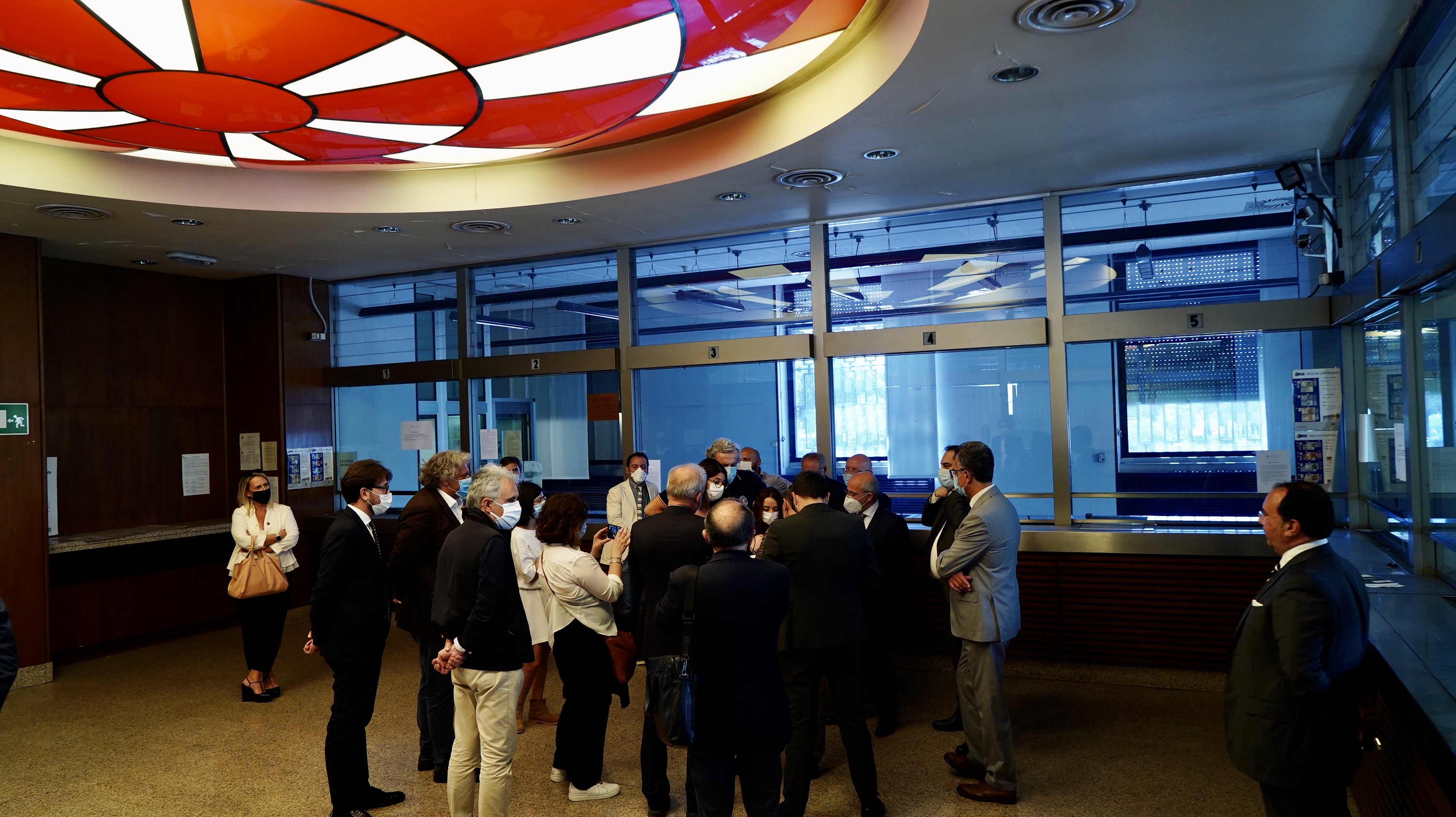 Galleria Visita all’ex sede della Banca d’Italia destinata alla facoltà di medicina a Taranto: presentati i progetti di riuso dalla Asl Ta - Diapositiva 4 di 7