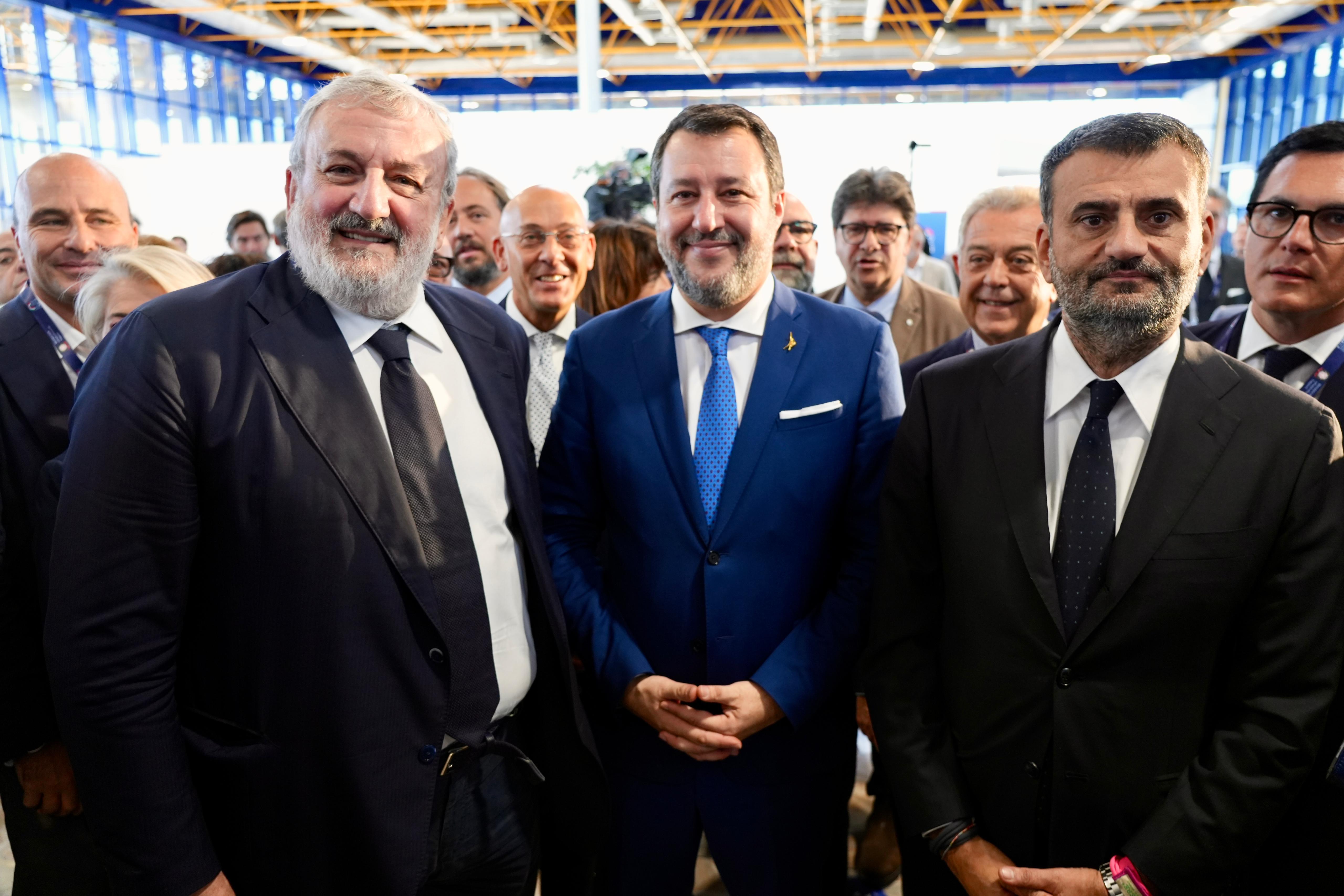 Galleria EMILIANO OGGI A “L’ITALIA DEI Sì”, APPUNTAMENTO DEL MINISTERO DELLE INFRASTRUTTURE E TRASPORTI - Diapositiva 1 di 4