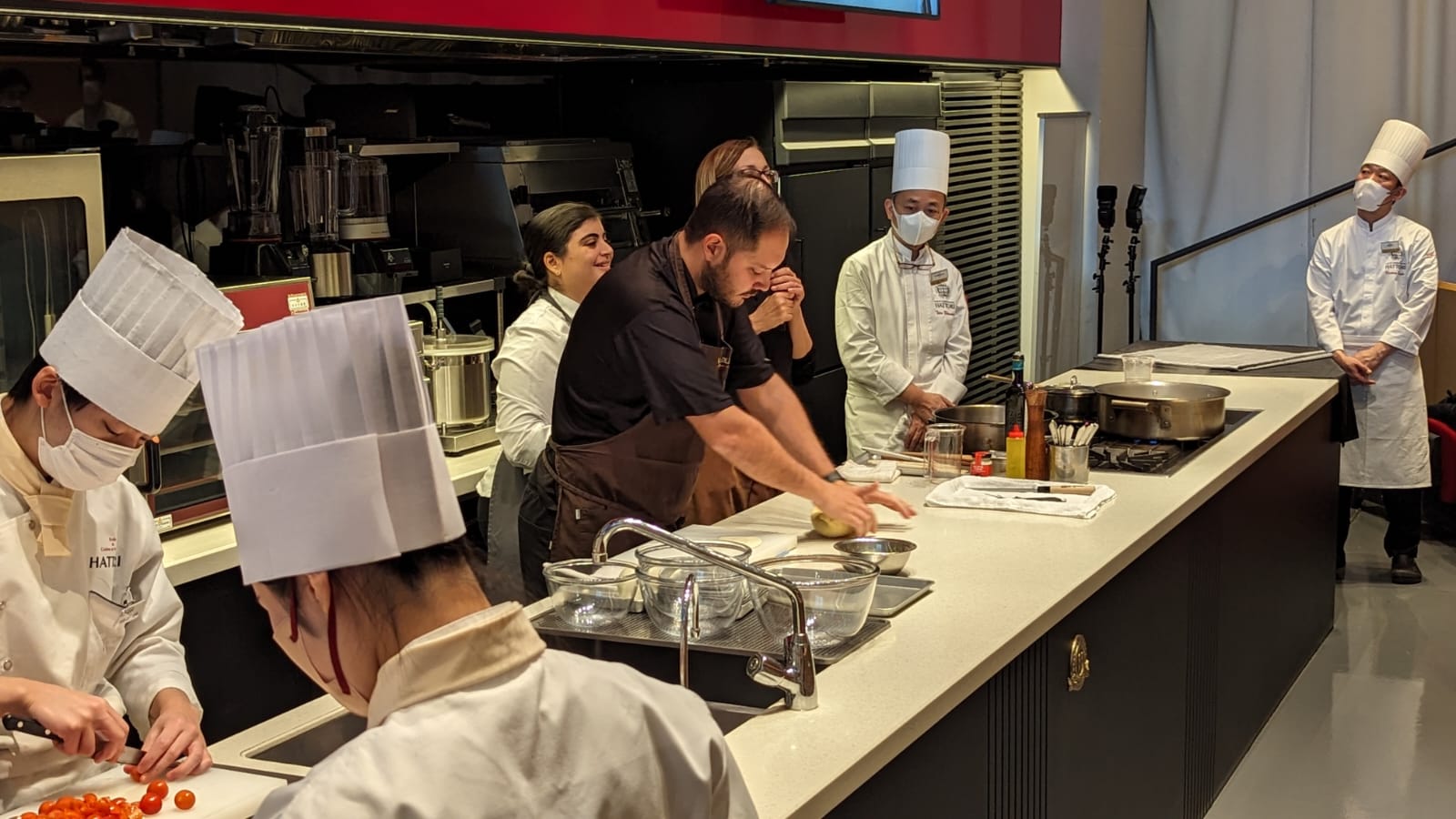 Galleria MASTERCLASS DELLA CHEF PUGLIESE MARROCCO NEL PRESTIGIOSO “HATTORI NUTRITION COLLEGE” DI TOKYO - Diapositiva 8 di 22