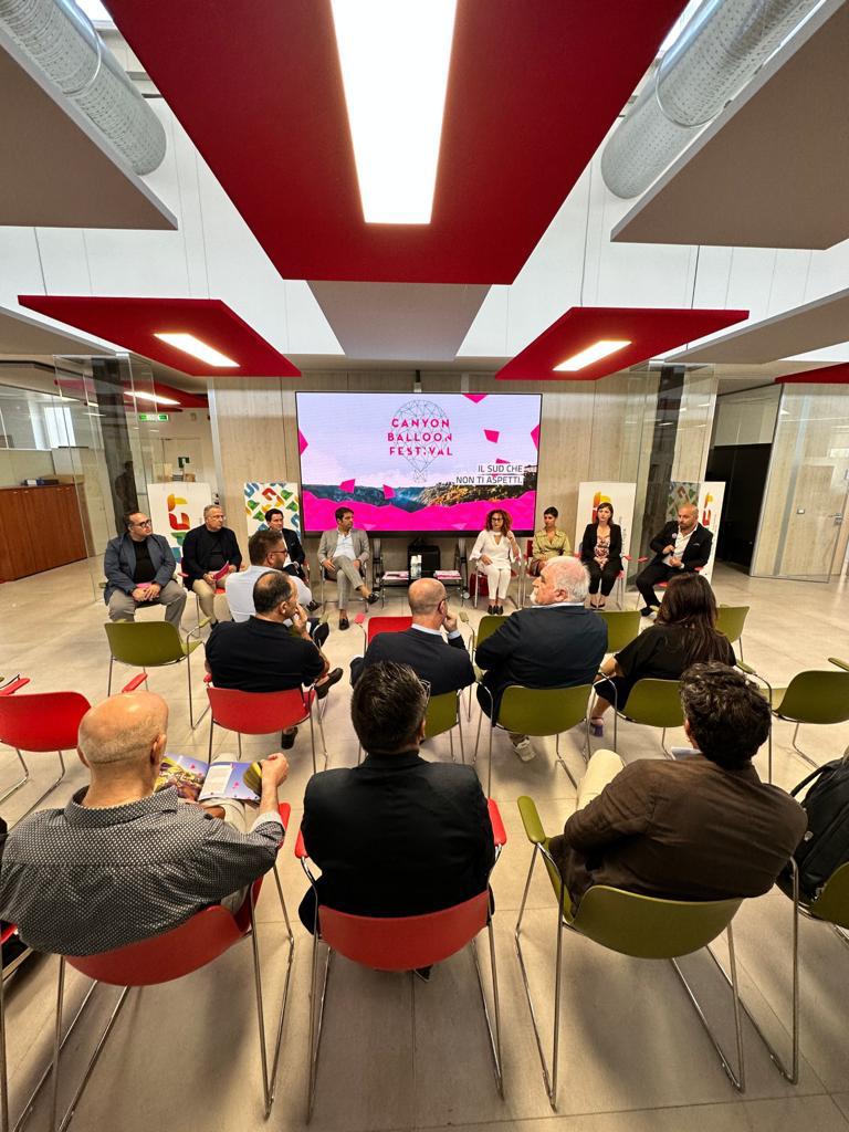 Galleria TERRA DELLE GRAVINE: ARRIVA IL “CANYON BALLOON FESTIVAL” - Diapositiva 3 di 3