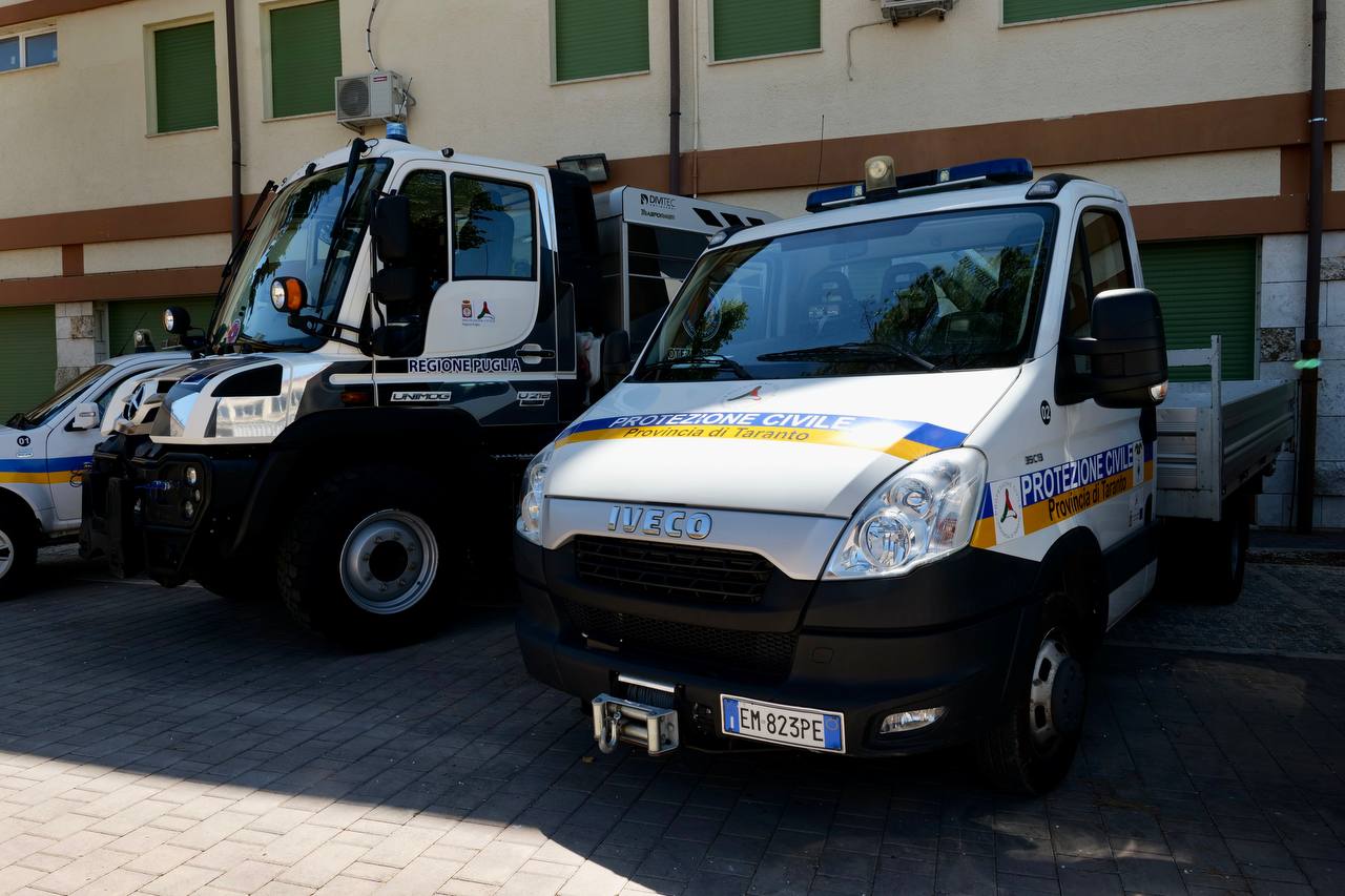 Galleria Il presidente Emiliano ha inaugurato il presidio logistico operativo territoriale di Castellaneta Marina, secondo PLOT di Protezione Civile a diventare operativo - Diapositiva 1 di 15