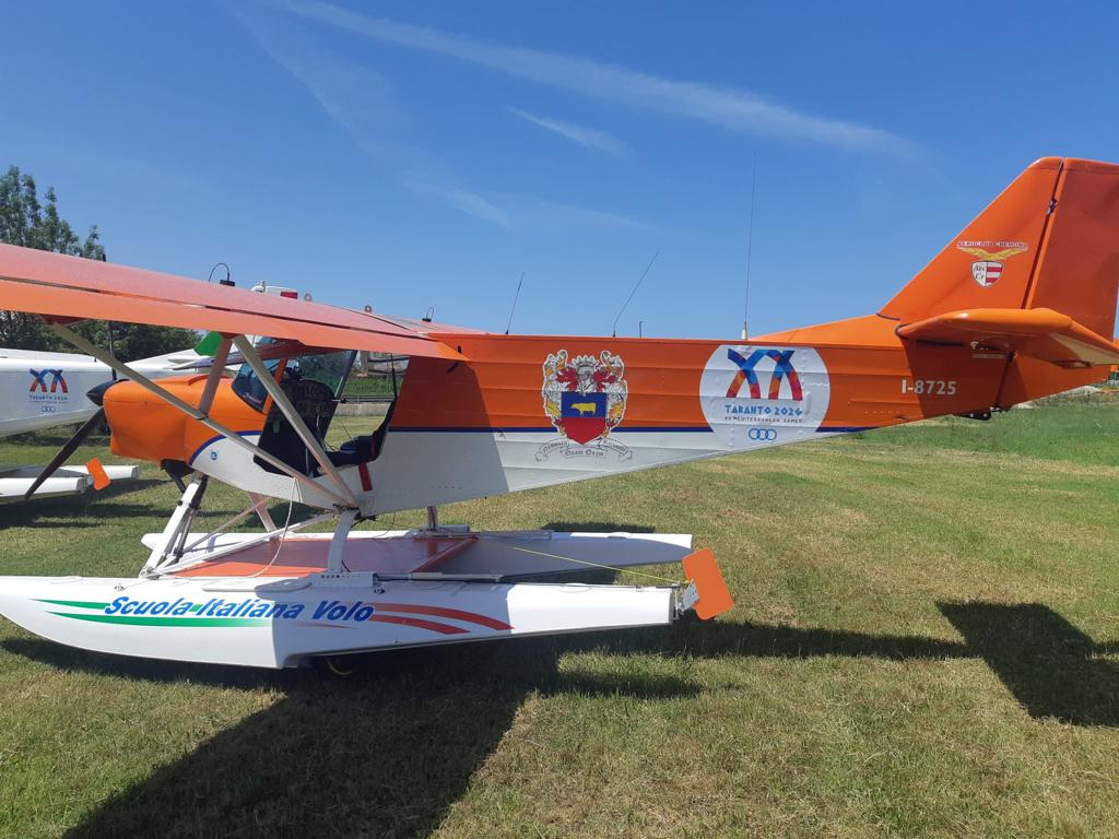 Galleria Idrovolanti con la livrea Taranto 2026 in volo  fra Puglia e Albania - Diapositiva 3 di 6