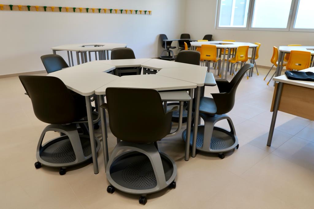 Galleria L’assessore Leo all’inaugurazione della nuova scuola innovativa ed ecosostenibile a Bitetto - Diapositiva 1 di 22