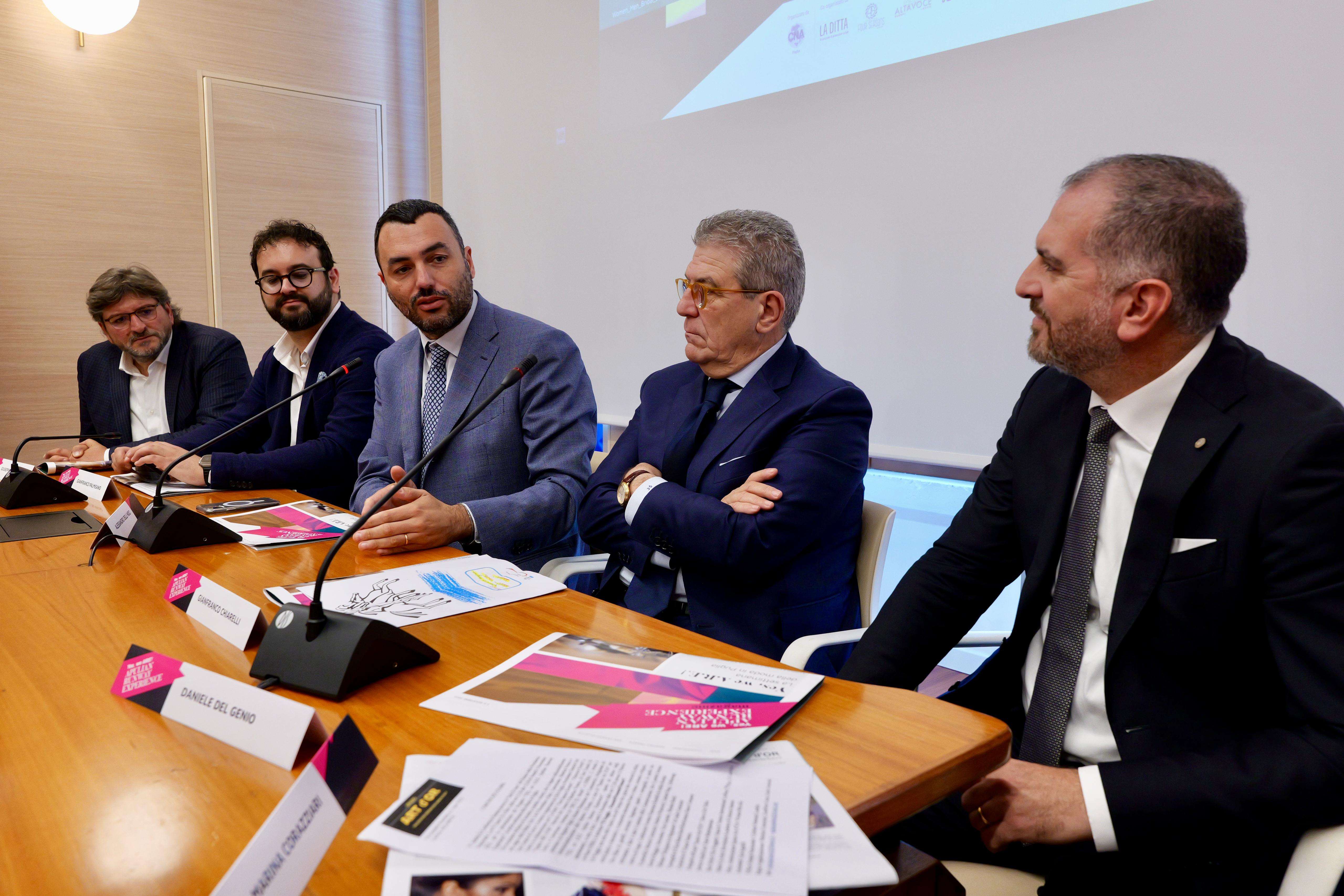 Galleria Yes We A.R.E. Dal 3 al 6 novembre la settimana della moda in Puglia - Diapositiva 9 di 11