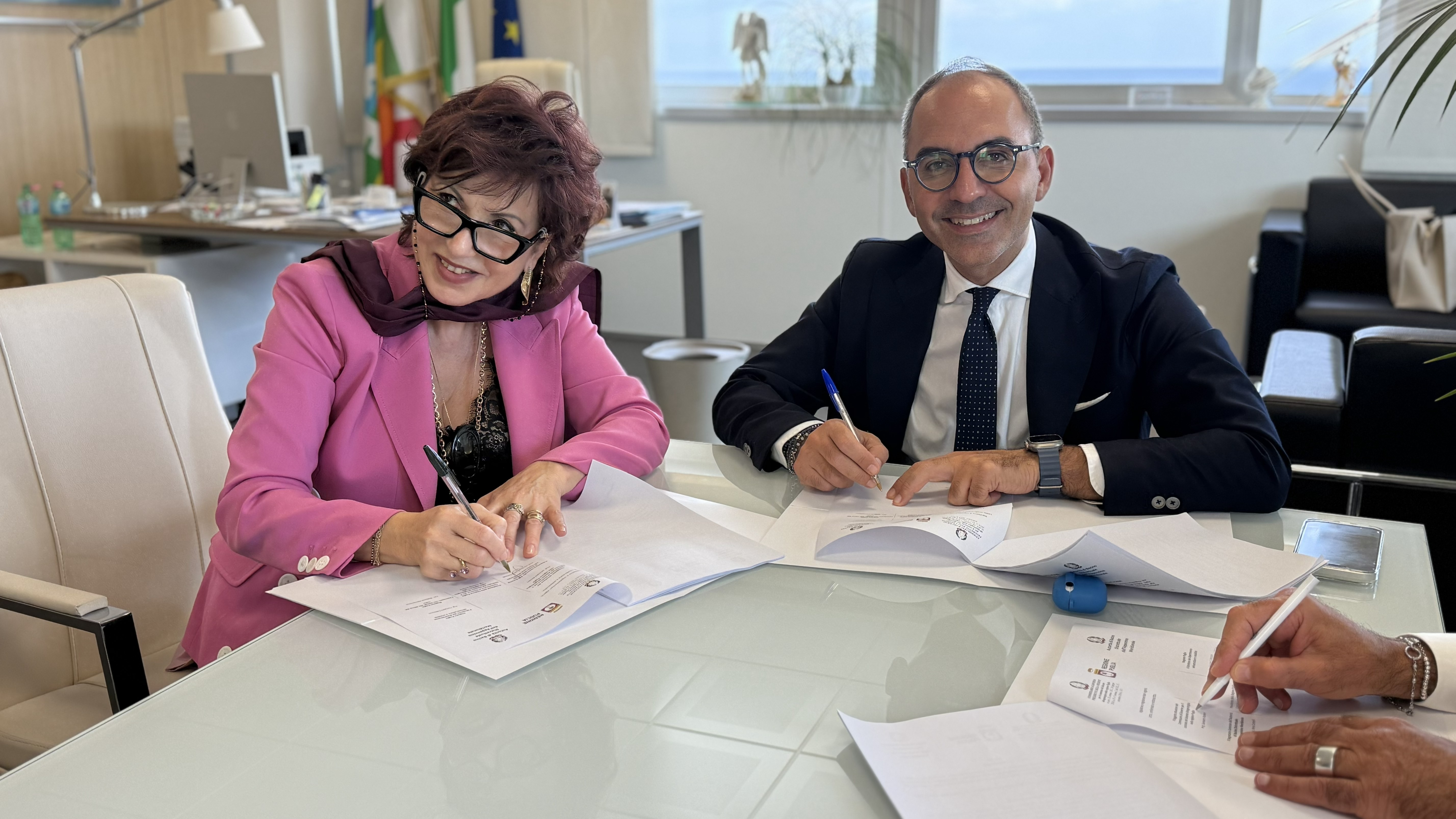 Galleria Dissesto idrogeologico, Regione Puglia, Commissario di Governo e Autorità di Bacino firmano l'accordo per accelerare gli interventi di messa in sicurezza del territorio - Diapositiva 4 di 7