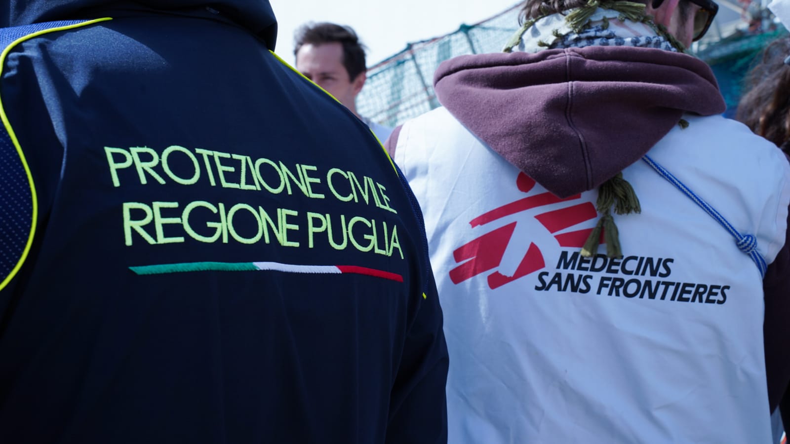 Galleria Emiliano a Brindisi per accogliere la nave di Medici Senza Frontiere con 339 persone salvate al largo di Malta - Diapositiva 9 di 34