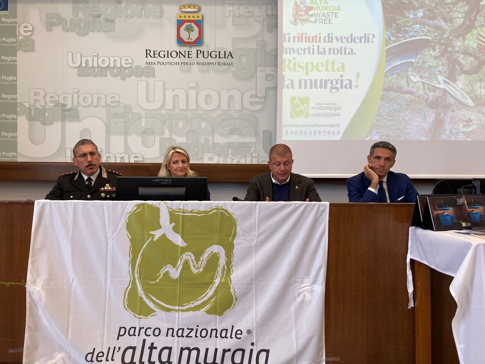 Galleria Il Parco dell’Alta Murgia presenta il calendario 2023 e il bilancio della campagna contro l’abbandono dei rifiuti - Diapositiva 4 di 5