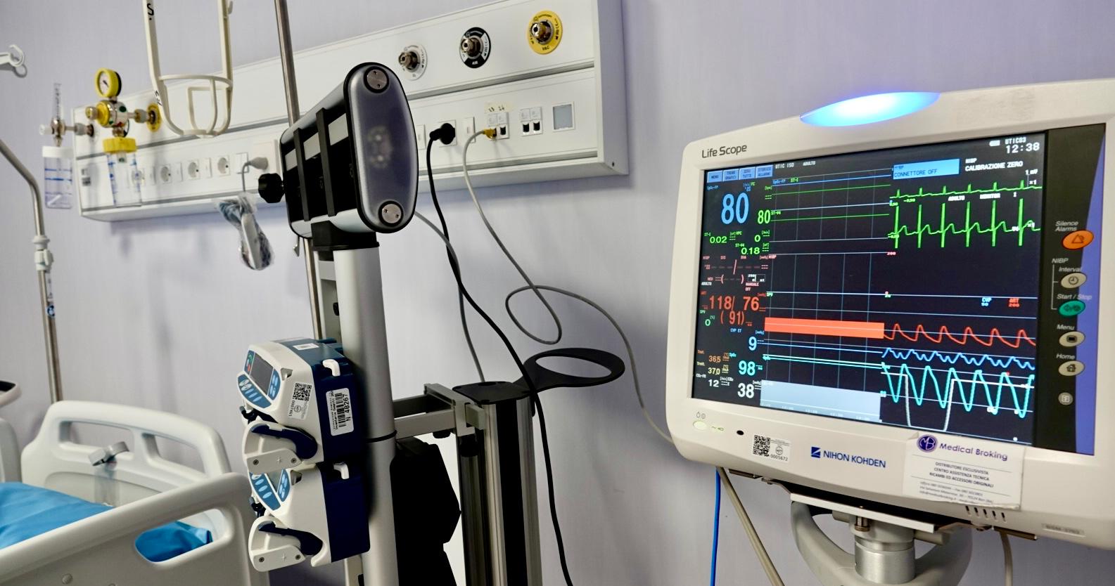 Galleria POLICLINICO FOGGIA, EMILIANO E PIEMONTESE ALLA PRESENTAZIONE DEL NUOVO REPARTO DI CARDIOCHIRURGIA: “UNA GRANDE SFIDA DI COMPETENZA, FIDUCIA E PROFESSIONALITÀ” - Diapositiva 3 di 12