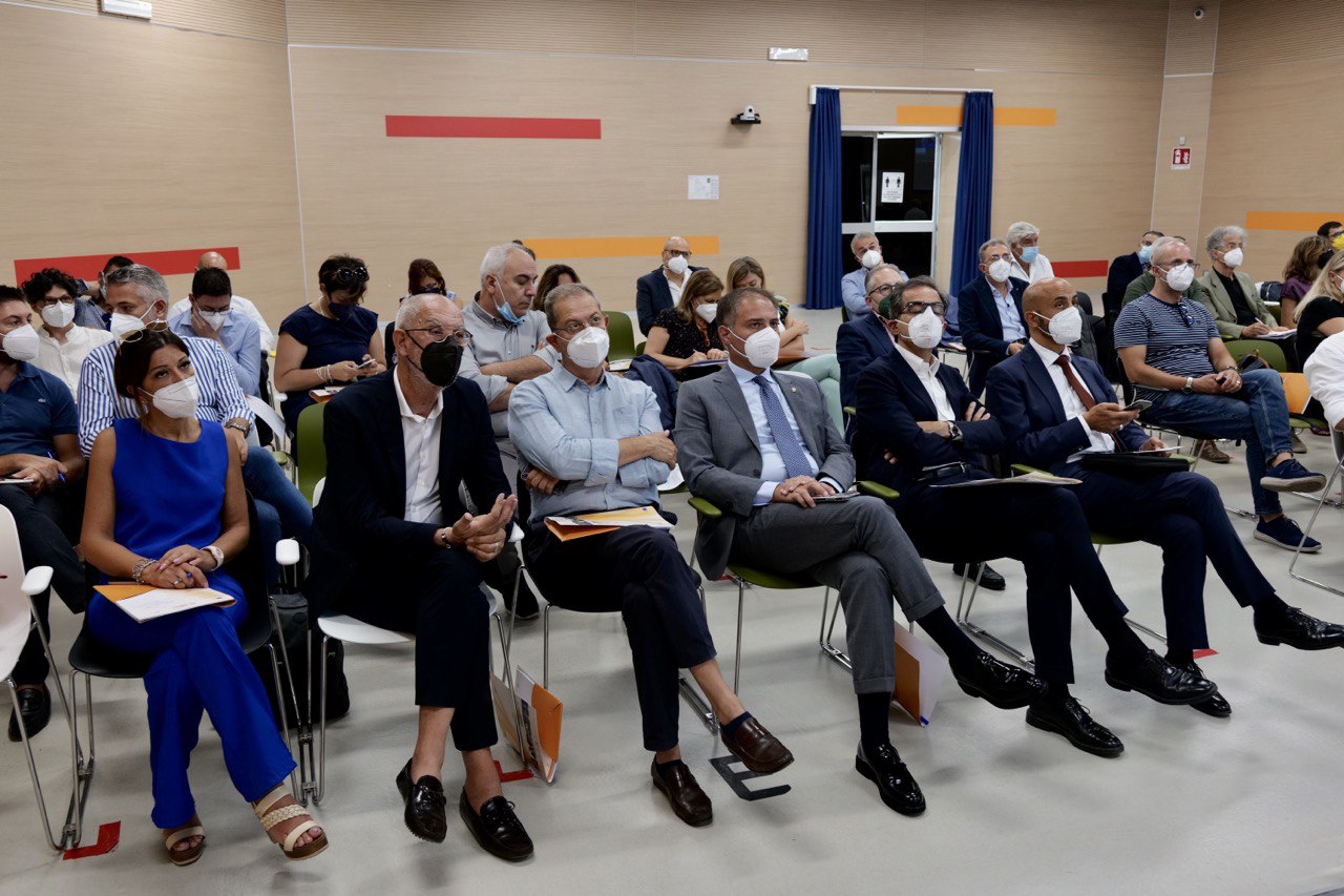 Galleria Contrasto al caporalato e investimenti strutturali: dal PNRR 114 milioni di euro alla Puglia - Diapositiva 7 di 9