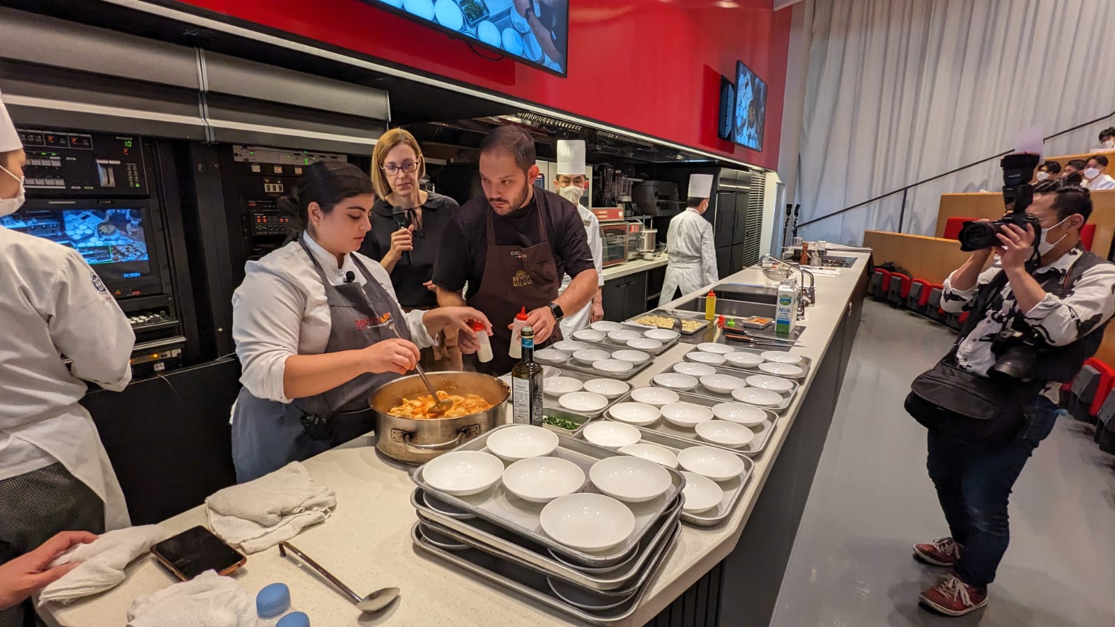 Galleria MASTERCLASS DELLA CHEF PUGLIESE MARROCCO NEL PRESTIGIOSO “HATTORI NUTRITION COLLEGE” DI TOKYO - Diapositiva 10 di 22