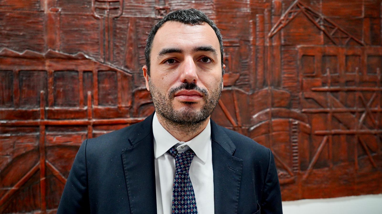 Galleria EMILIANO E DELLI NOCI RICEVONO IL MINISTRO DELLE INFRASTRUTTURE E L'AMBASCIATORE DEL KOSOVO: “RAFFORZARE I RAPPORTI DI COLLABORAZIONE TRA LA PUGLIA E IL PIÙ GIOVANE PAESE D’EUROPA” - Diapositiva 10 di 15