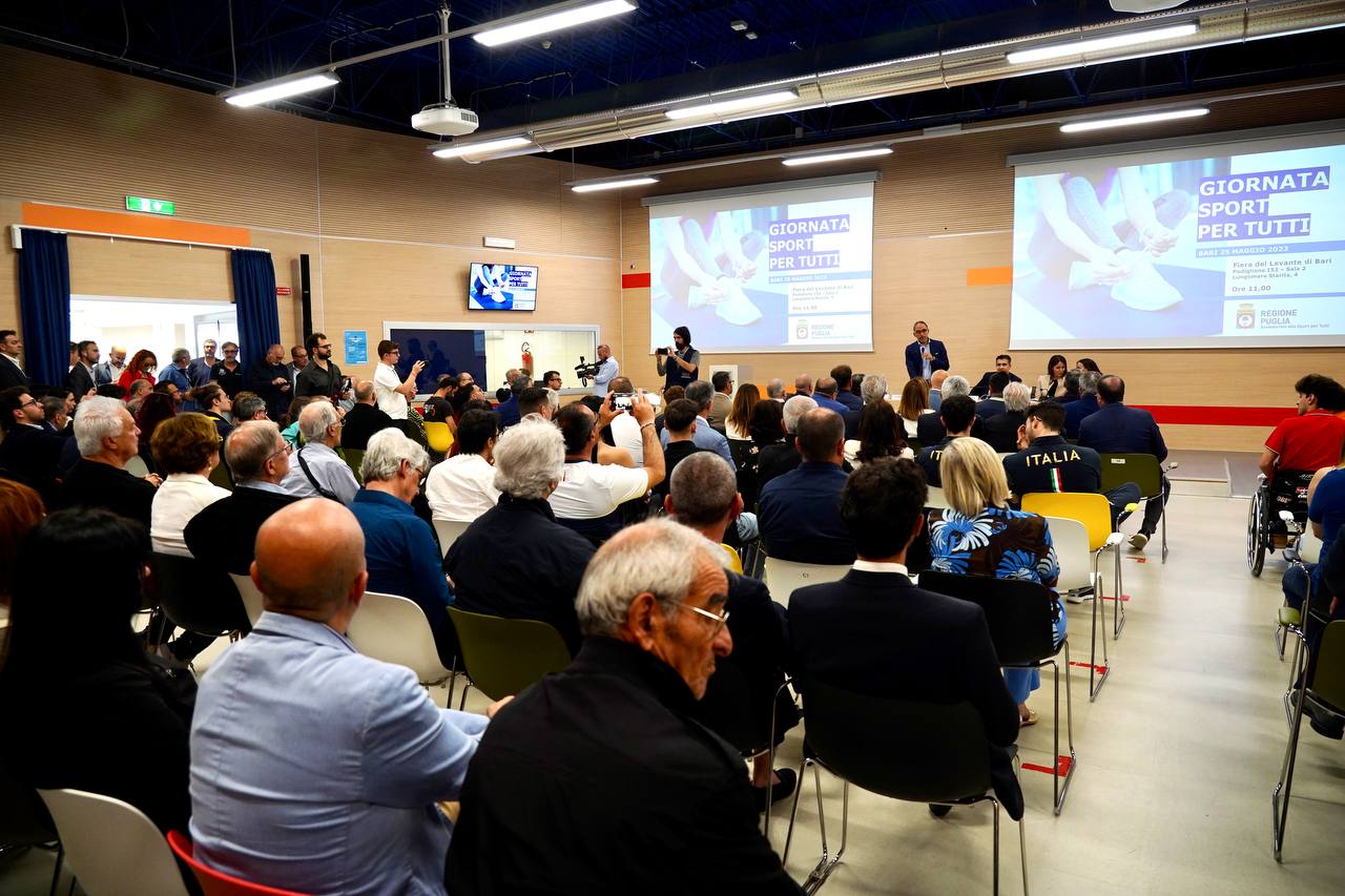 Galleria Emiliano e Piemontese alla Giornata dello Sport per Tutti. La Puglia si candida a Regione europea dello Sport 2026. Premiate 68 eccellenze sportive e presentato il Programma operativo sport 2023 - Diapositiva 13 di 14