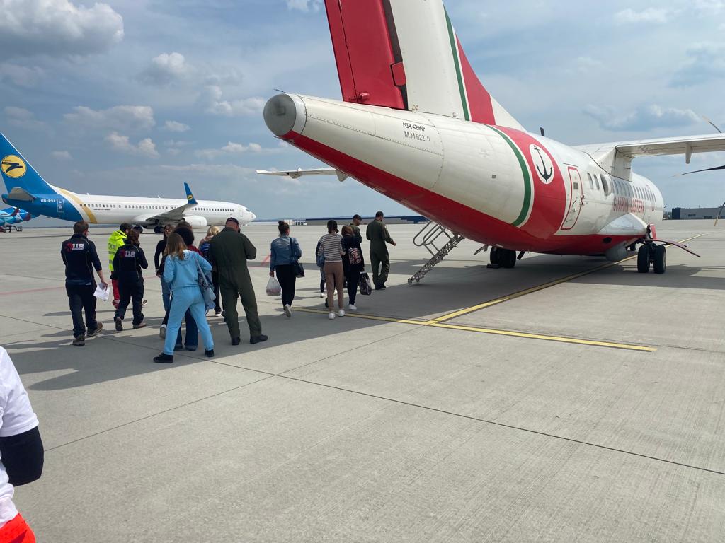 Galleria Ucraina, missione pugliese di salvataggio: arrivati a Bari 12 rifugiati, tra cui otto bambini - Diapositiva 19 di 21