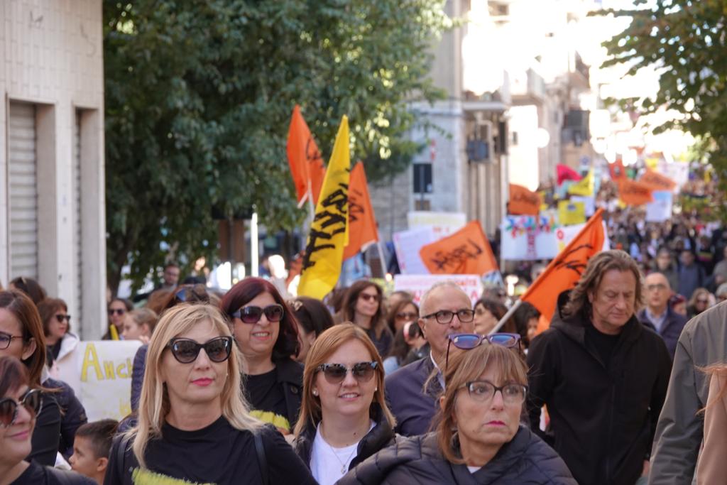 Galleria IL PRESIDENTE EMILIANO ALLA MANIFESTAZIONE DI LIBERA A MANFREDONIA: “QUI PER DIRE CHE LA CITTÀ NON È SOLA” - Diapositiva 4 di 9