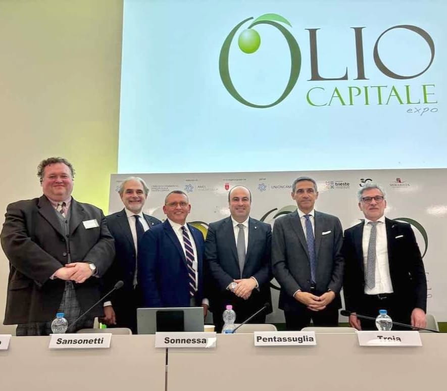 Galleria Olio capitale di Trieste, la Puglia mette in mostra l’eccellenza olearia - Diapositiva 1 di 8
