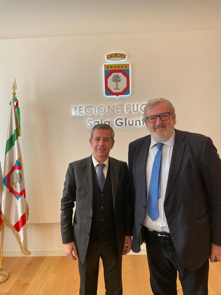 Galleria FINANZIARIA NAZIONALE: EMILIANO INCONTRA DELEGAZIONE UIL PUGLIA - Diapositiva 1 di 6