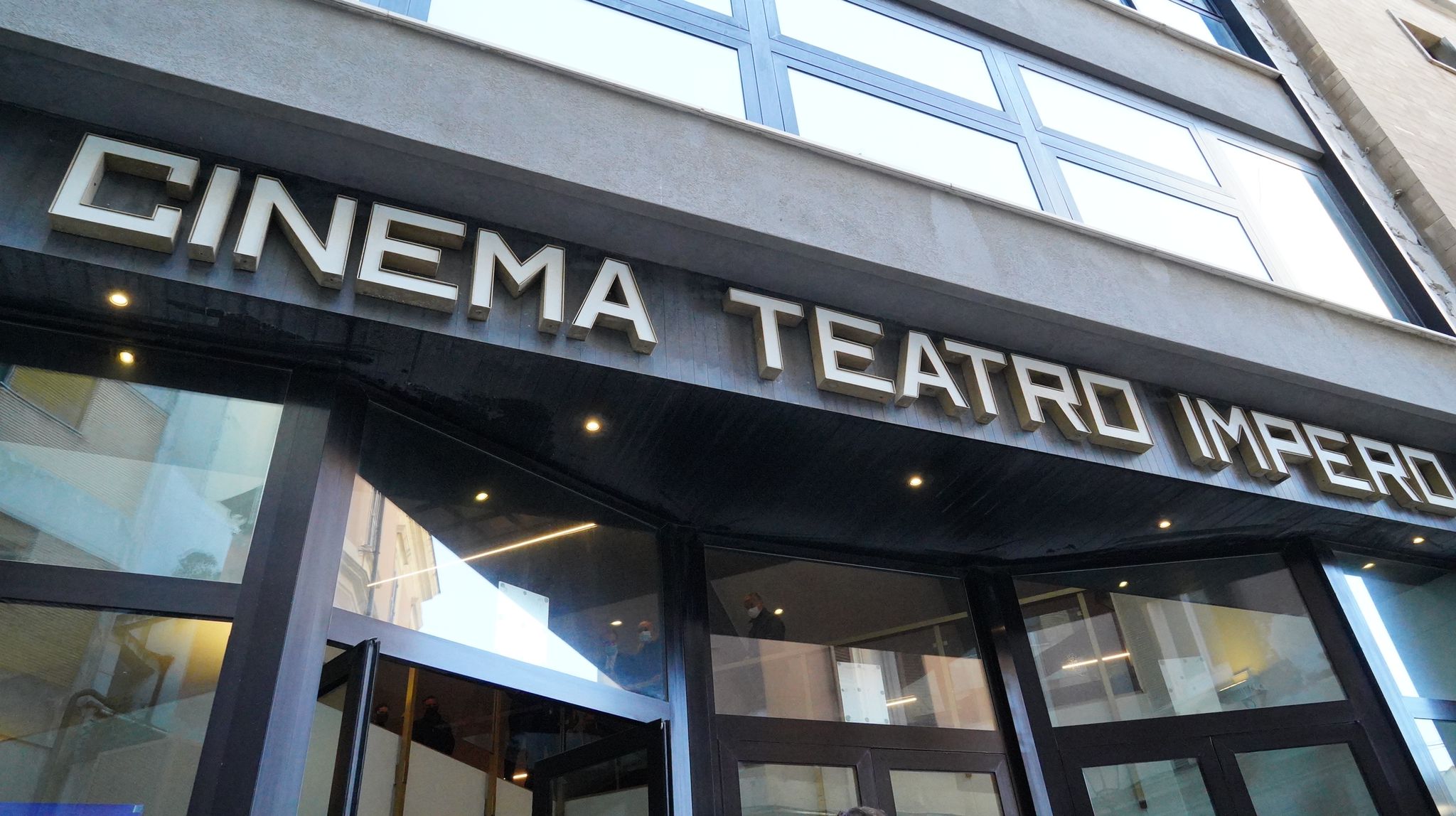 Galleria EMILIANO ALL’ASSEMBLEA DI CONFINDUSTRIA BRINDISI:  “VOGLIAMO TRASFORMARE BRINDISI NELLA CAPITALE DELL’INNOVAZIONE TECNOLOGICA DEL SALENTO” - Diapositiva 17 di 24