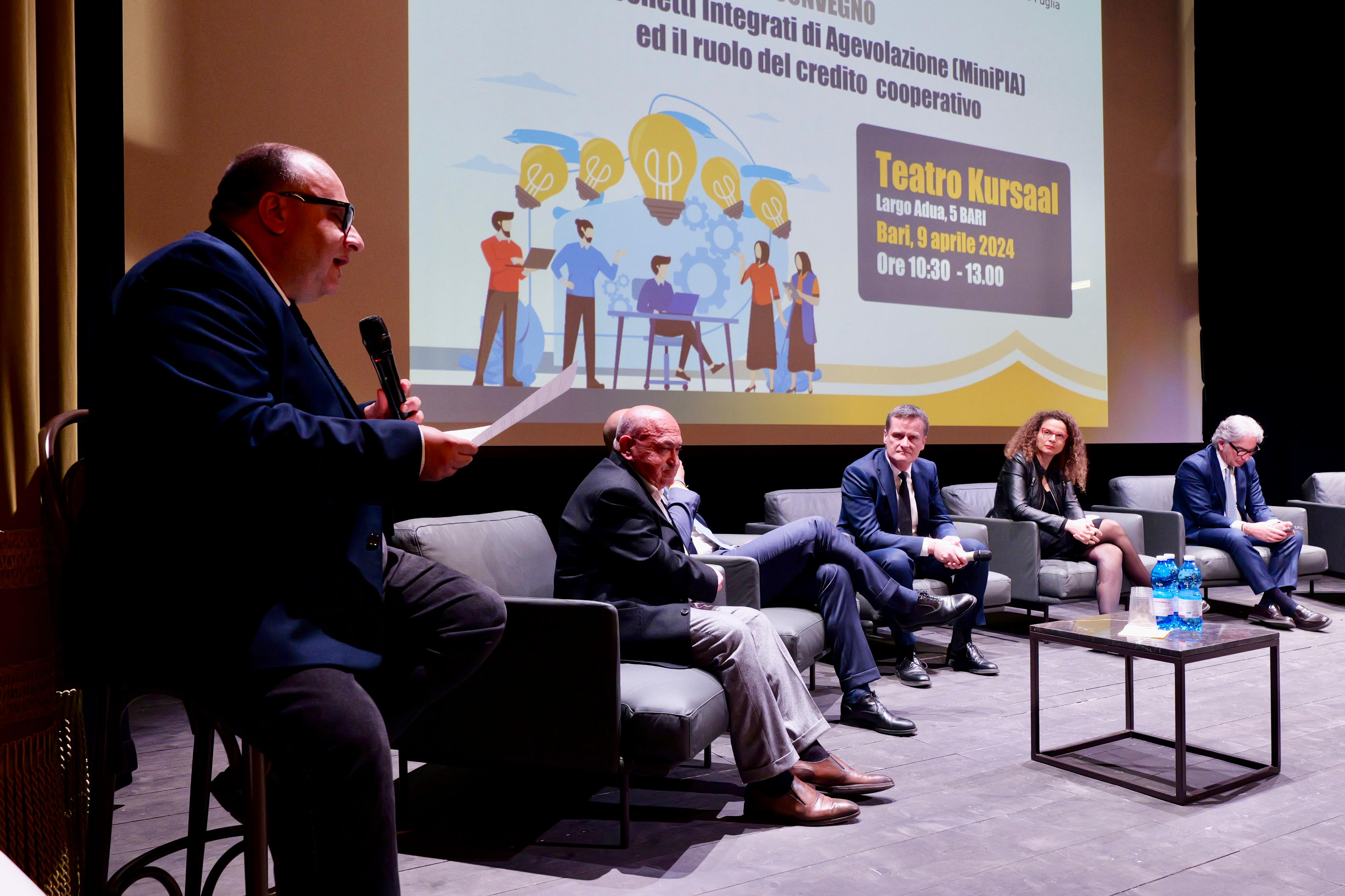 Galleria OGGI DELLI NOCI A INCONTRO SU “MINI PIA E IL RUOLO DEL CREDITO COOPERATIVO” - Diapositiva 8 di 9