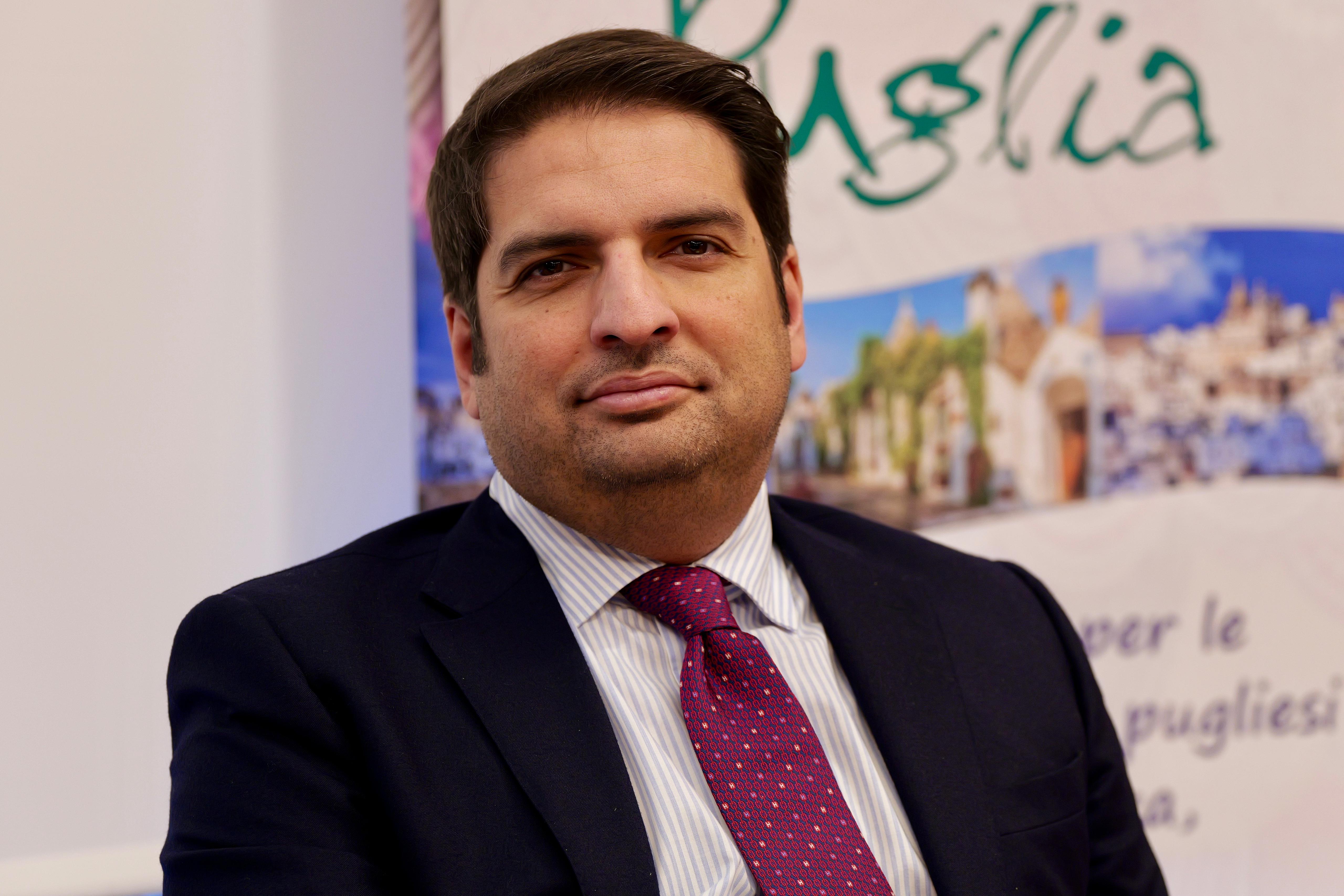 Galleria Presentate in Regione le “Azioni di sostegno al reddito per i lavoratori dipendenti del turismo” per l’anno 2024 - Diapositiva 1 di 9