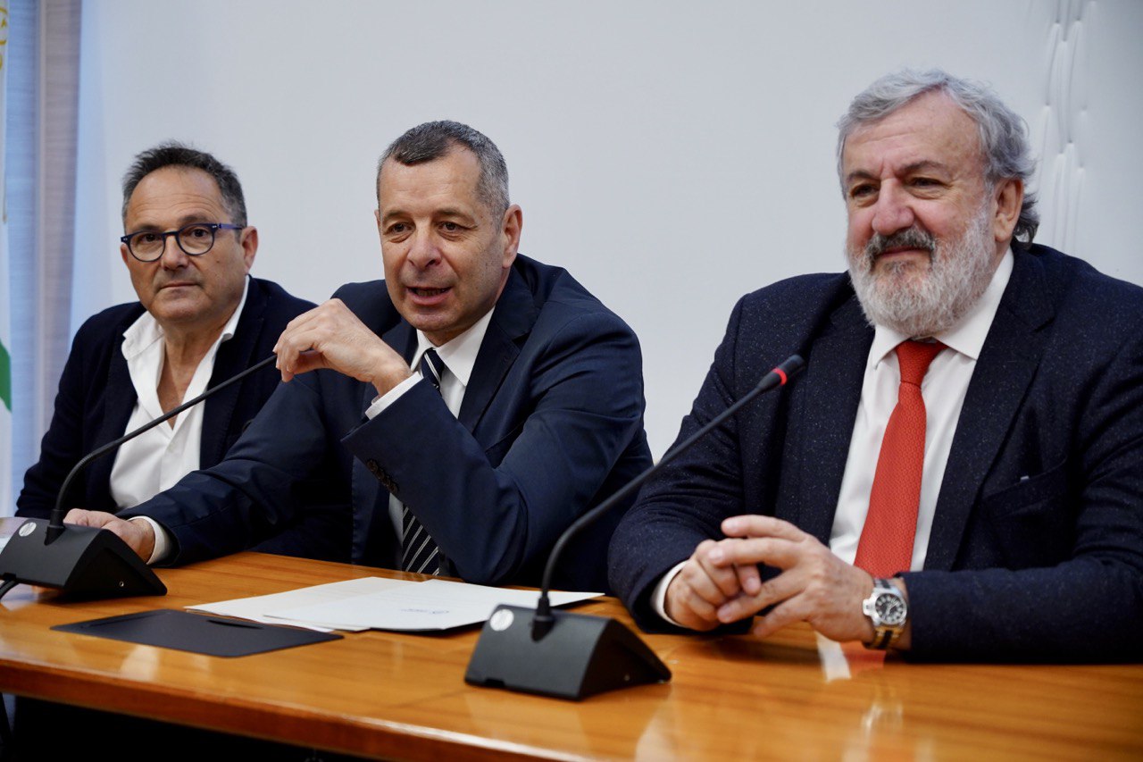 Galleria PRESENTATO A BARI IL “CONSORZIO NAUTICO PUGLIA” - Diapositiva 5 di 10