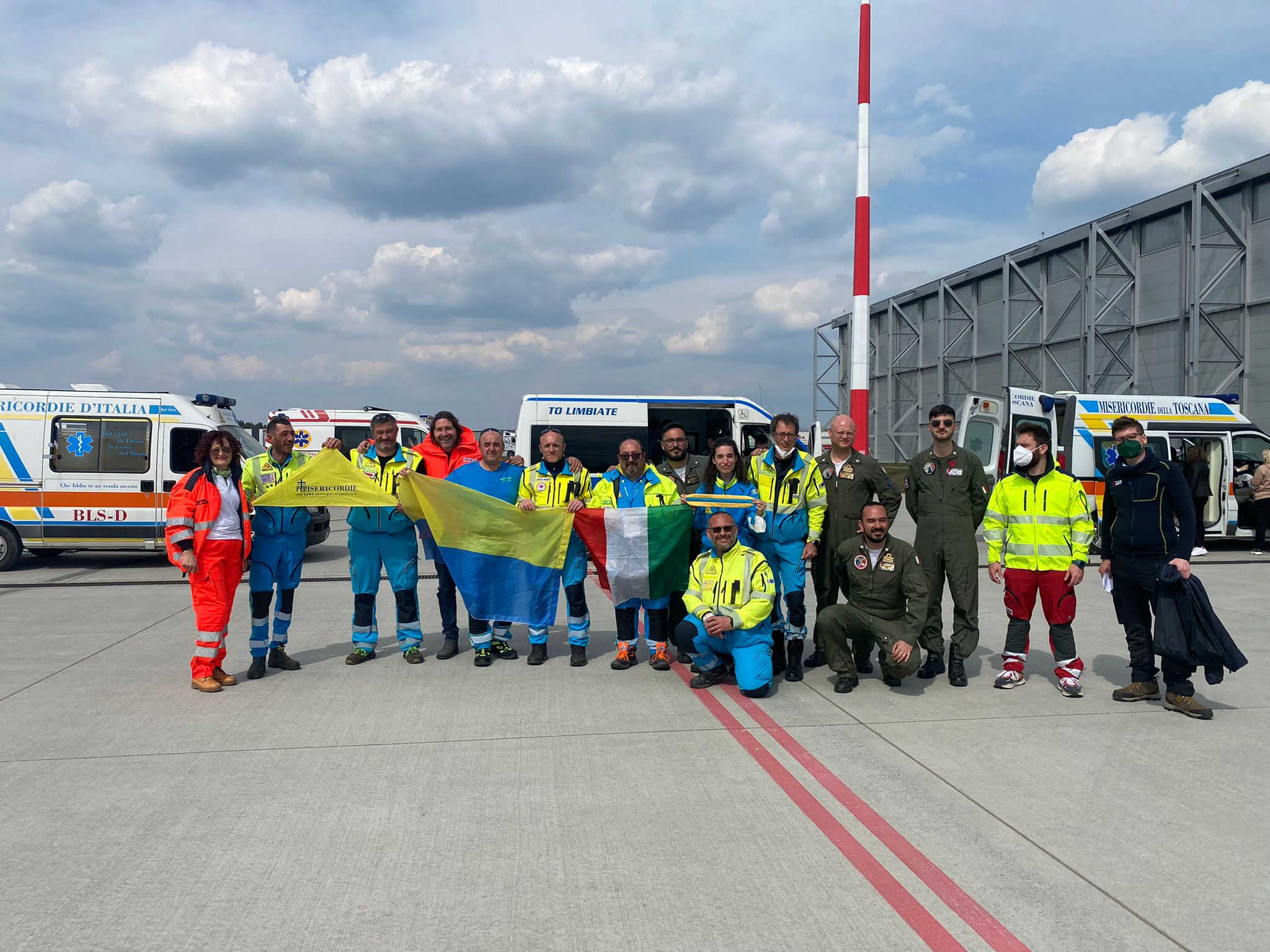 Galleria Ucraina, missione pugliese di salvataggio: arrivati a Bari 12 rifugiati, tra cui otto bambini - Diapositiva 20 di 21