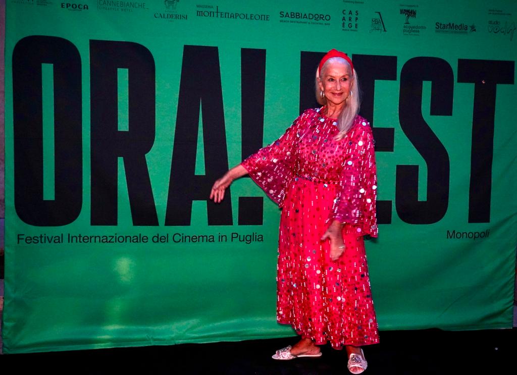 Galleria Emiliano all’ORA! FEST di Monopoli: “Ringrazio gli organizzatori di questo e di tutti i festival che si tengono in Puglia perché danno prestigio alla nostra terra” - Diapositiva 6 di 21