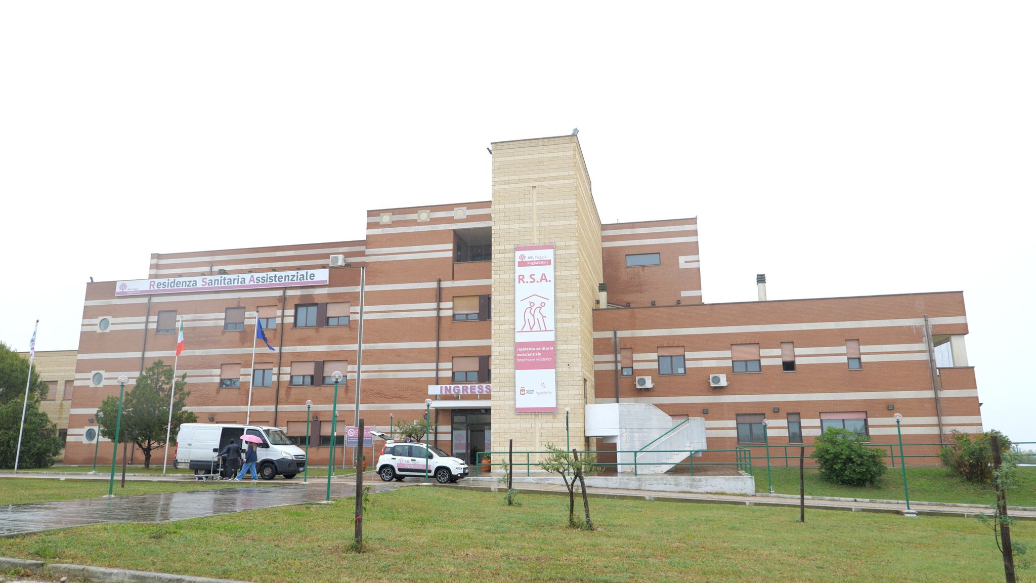 Galleria GESTIONE PUBBLICA RSA DI TROIA E S.NICANDRO GARGANICO: EMILIANO: “SCELTA CORAGGIOSA E IMPORTANTE”. PIEMONTESE: PASSAGGIO IMPORTANTE PER PERSONALE E PAZIENTI” - Diapositiva 2 di 6