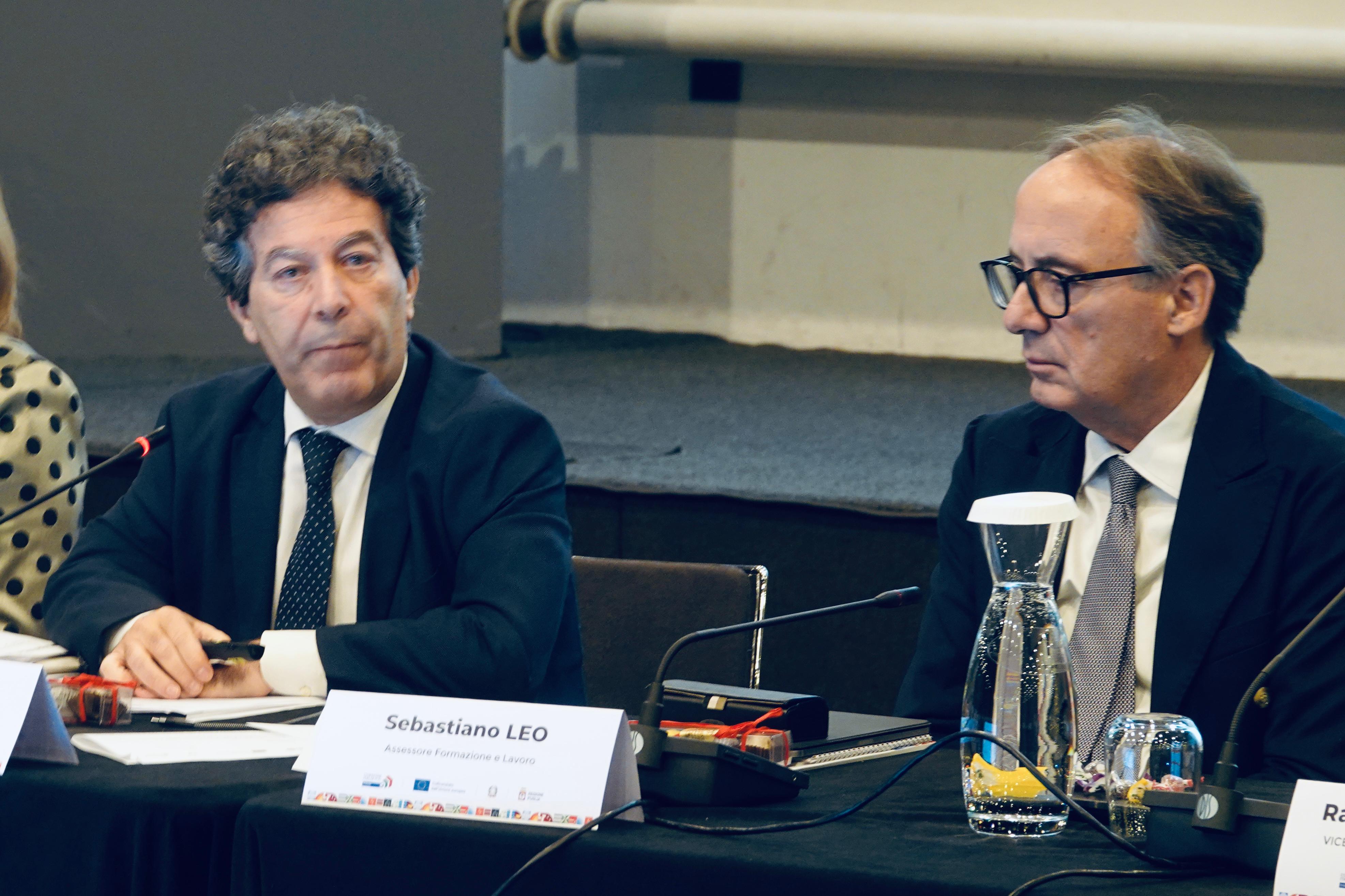 Galleria Riunione a Bari del Comitato di Sorveglianza PR Puglia FESR-FSE+ 2021-2027 - Diapositiva 10 di 12