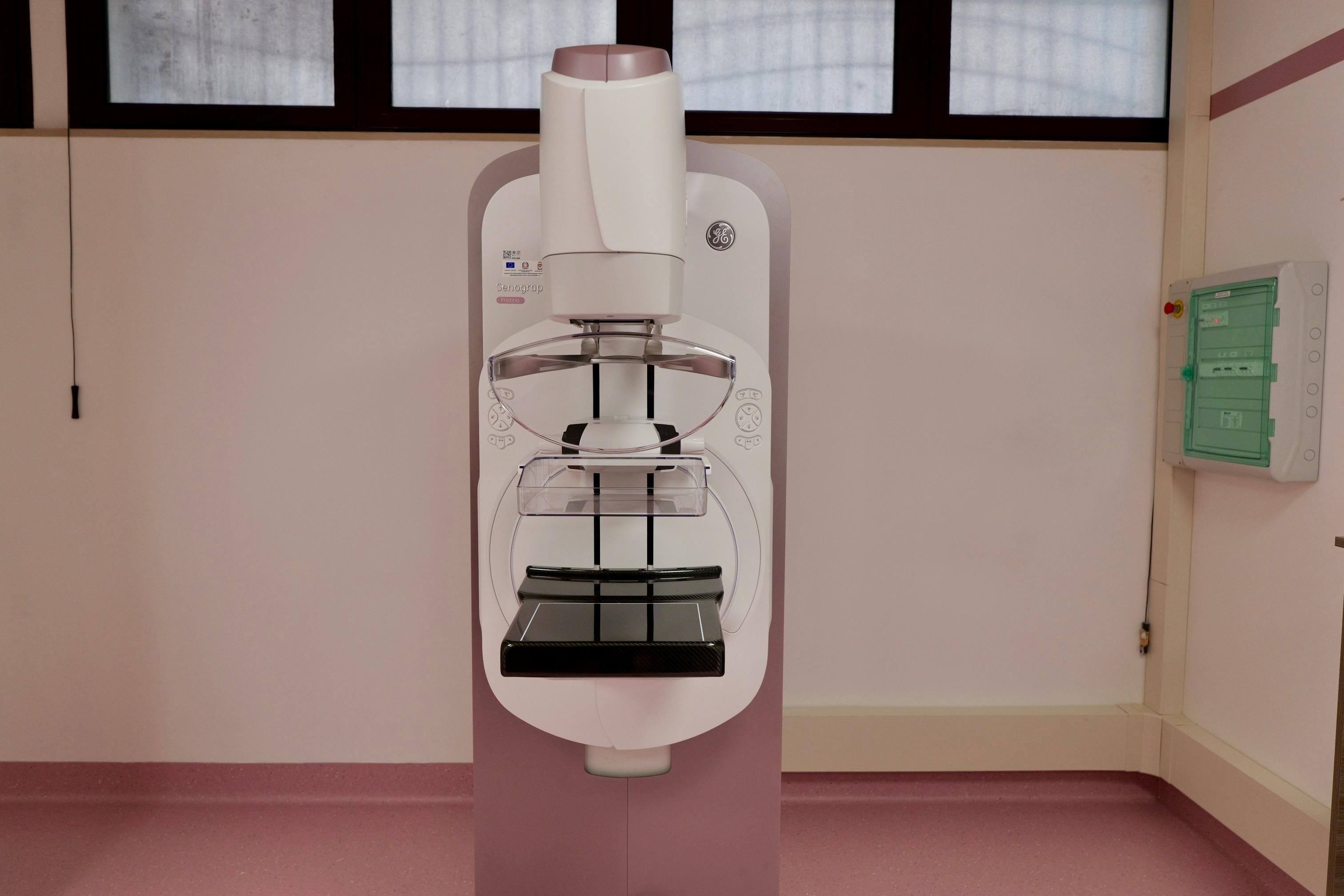 Galleria Un nuovo centro Screening con mammografo digitale 3D nel cuore di Bari: sarà a disposizione di 10mila donne residenti nei quartieri Madonnella, Libertà, Bari Murat e Città vecchia - Diapositiva 5 di 10