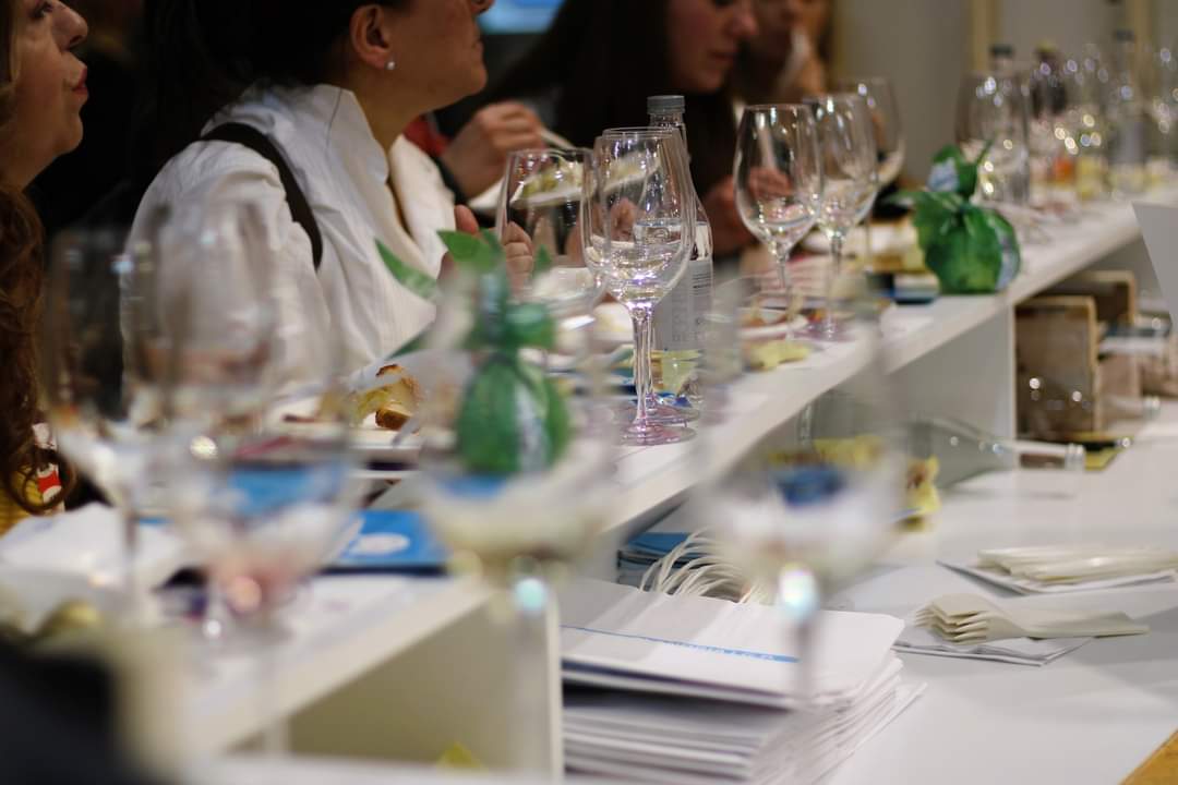 Galleria Taglio del nastro della Puglia al Vinitaly 2023, Pentassuglia: “Manteniamo alto il livello del nostro settore vitivinicolo, specialmente sui mercati internazionali” - Diapositiva 12 di 13