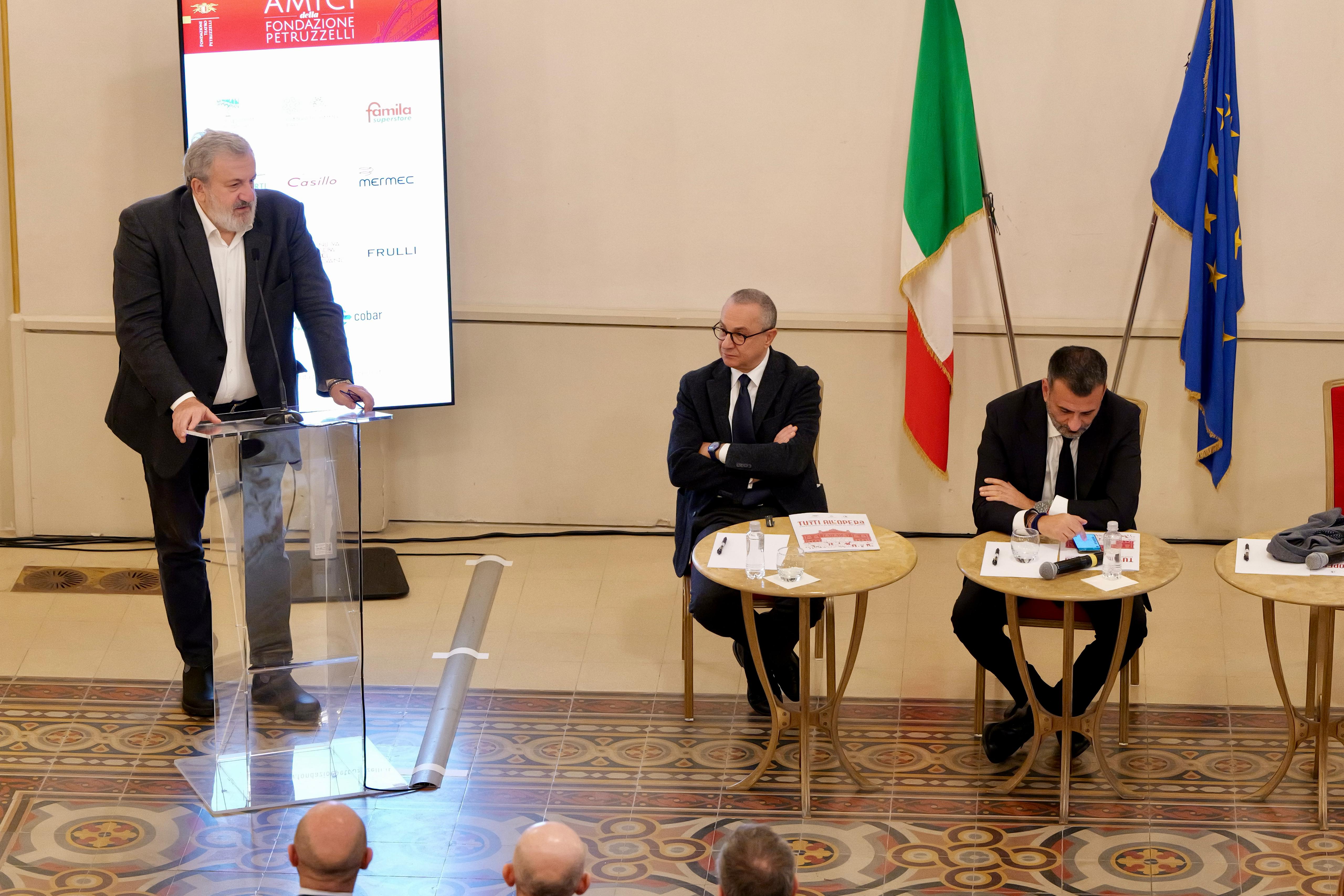 Galleria PRESENTAZIONE DI “TUTTI ALL’OPERA”, L’INIZIATIVA A SOSTEGNO DELLA RACCOLTA FONDI DA PRIVATI PER LE ATTIVITÀ ARTISTICO-CULTURALI DELLA FONDAZIONE PETRUZZELLI - Diapositiva 7 di 7