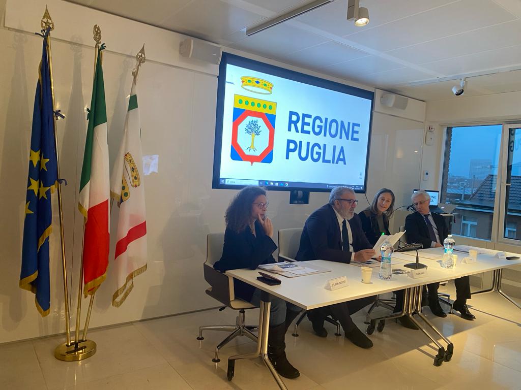 Galleria #H2PugliaEurope2030, il presidente Emiliano presenta a Bruxelles  la strategia regionale per l'idrogeno - Diapositiva 1 di 2