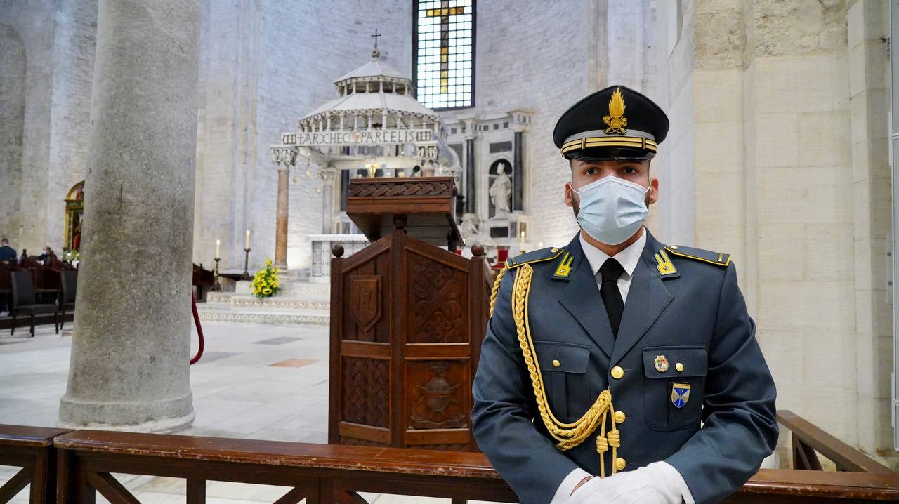 Galleria EMILIANO OGGI ALLE CELEBRAZIONI DELLA GUARDIA DI FINANZA - Diapositiva 11 di 11