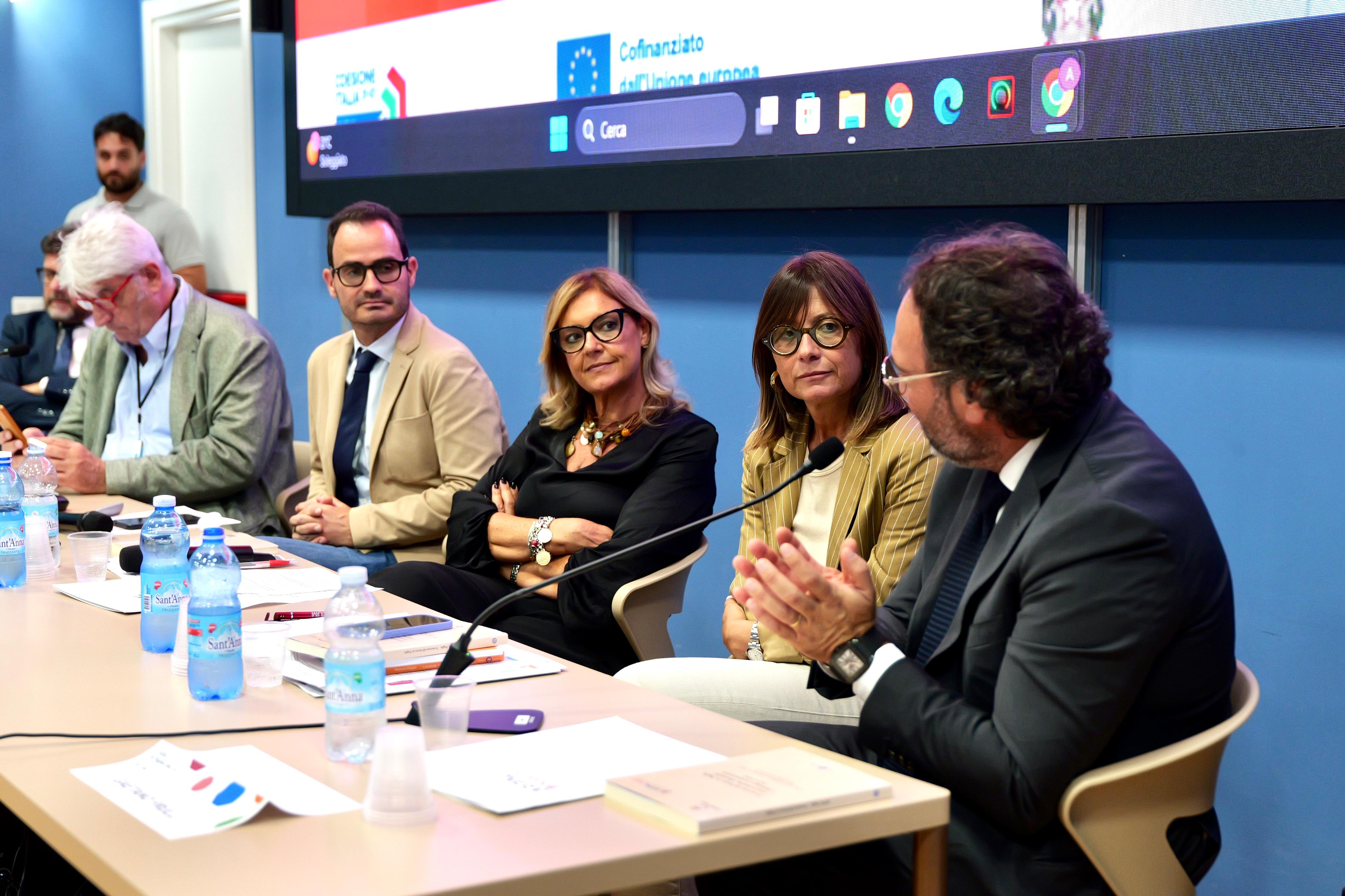 Galleria Denatalità e/è Lavoro: verso un nuovo modello sociale e di sviluppo, fondato su qualità del lavoro, sostenibilità e gestione dei flussi migratori - Diapositiva 5 di 8