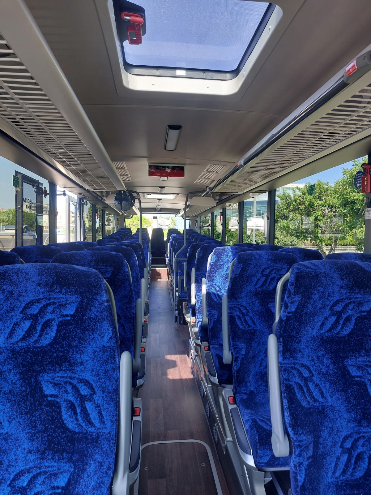 Galleria Trasporti, Regione e FSE presentano i primi sette nuovi autobus ibridi per una flotta sempre più sicura e moderna - Diapositiva 3 di 6