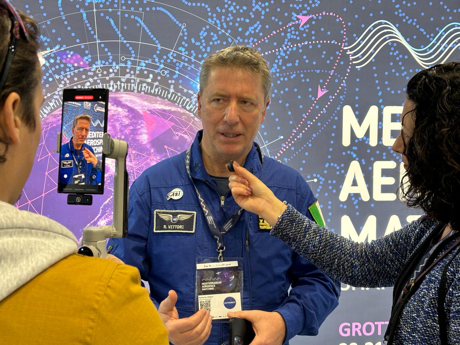 Galleria Spazioporto di Taranto-Grottaglie, svelato il nuovo volto al Mam 2024. Emiliano, Delli Noci e Vasile: “Promessa mantenuta” - Diapositiva 4 di 7