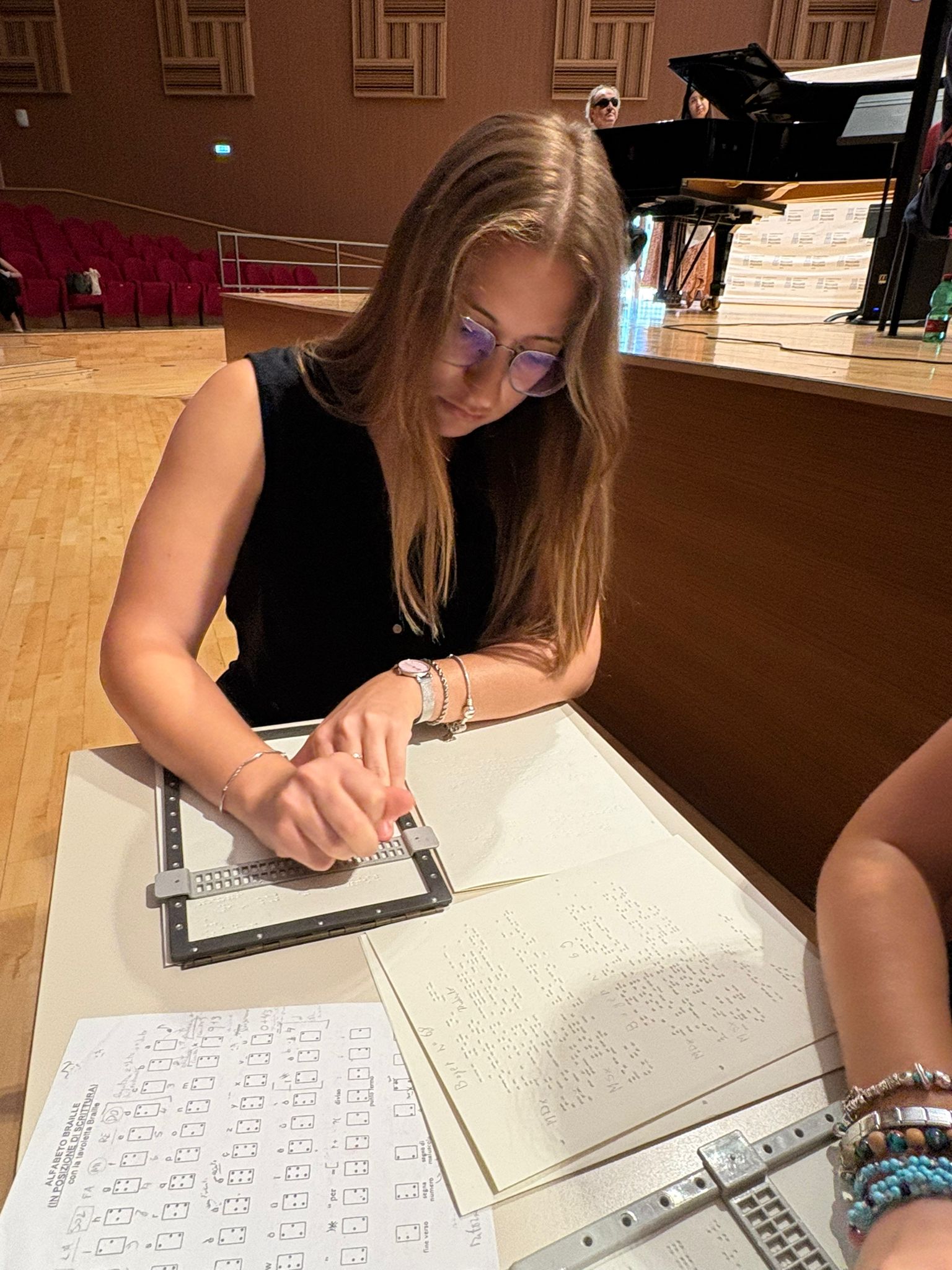 Galleria Al via la seconda edizione del progetto “Illuminiamo le note”: musica, inclusione e prevenzione per gli studenti non vedenti e ipovedenti - Diapositiva 1 di 10